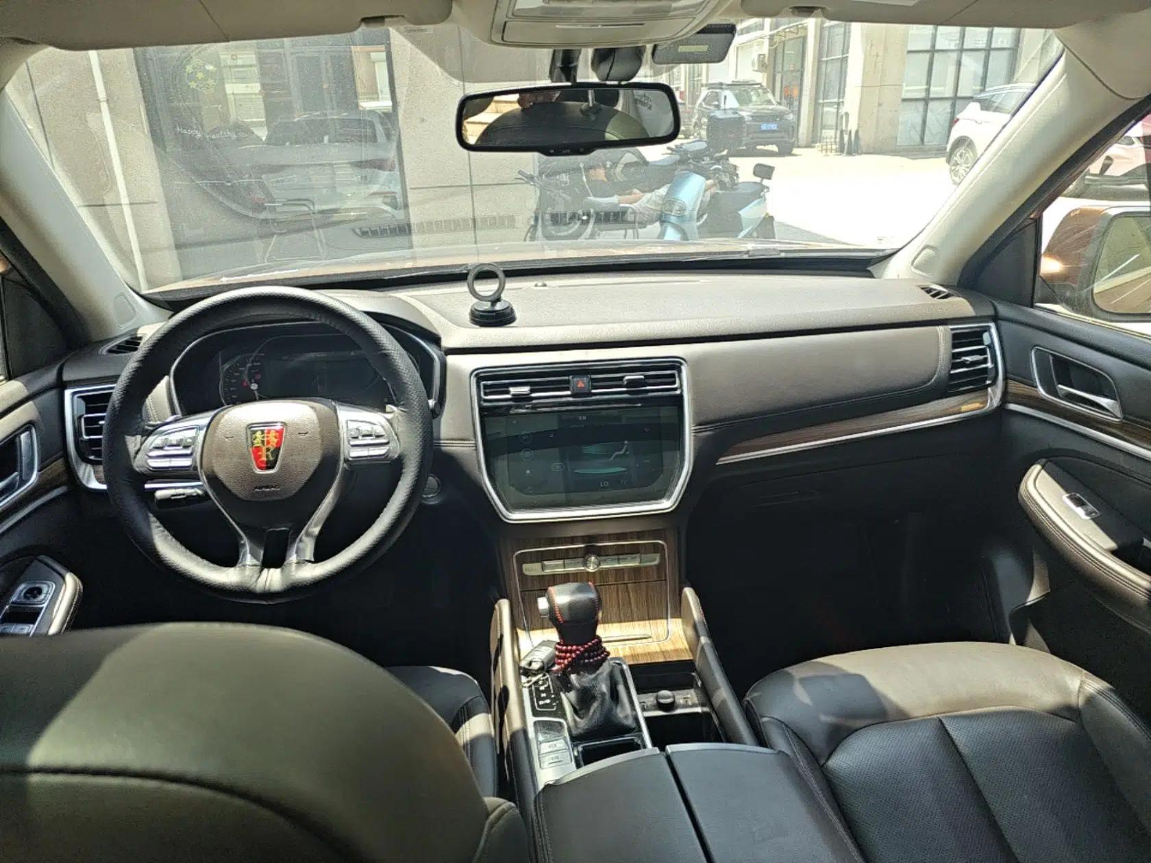 Roewe RX8 2018 30T Smart Connectivity Two-Wheel Drive Flagship Edition — миниатюра 13