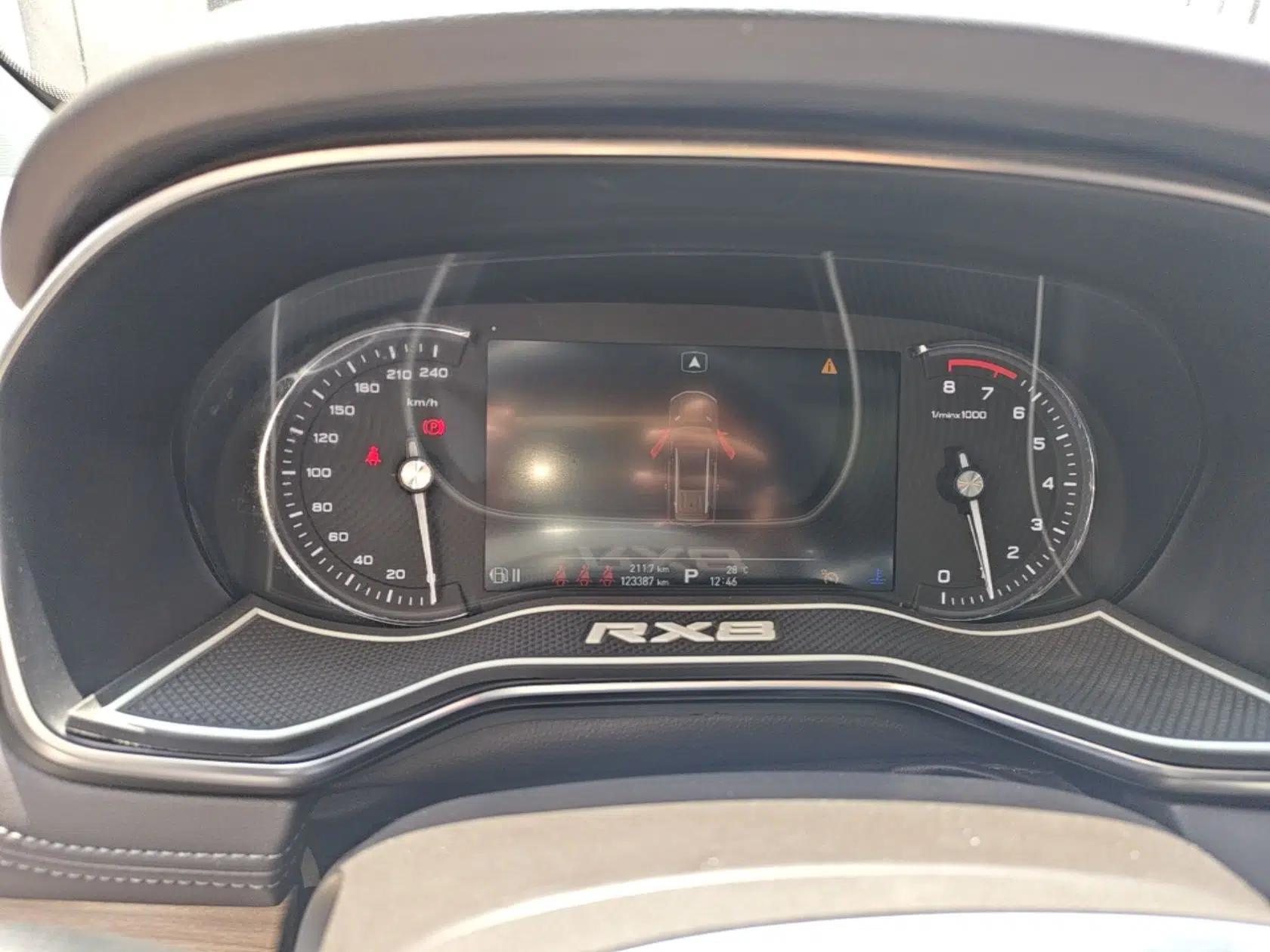 Roewe RX8 2018 30T Smart Connectivity Two-Wheel Drive Flagship Edition — миниатюра 15