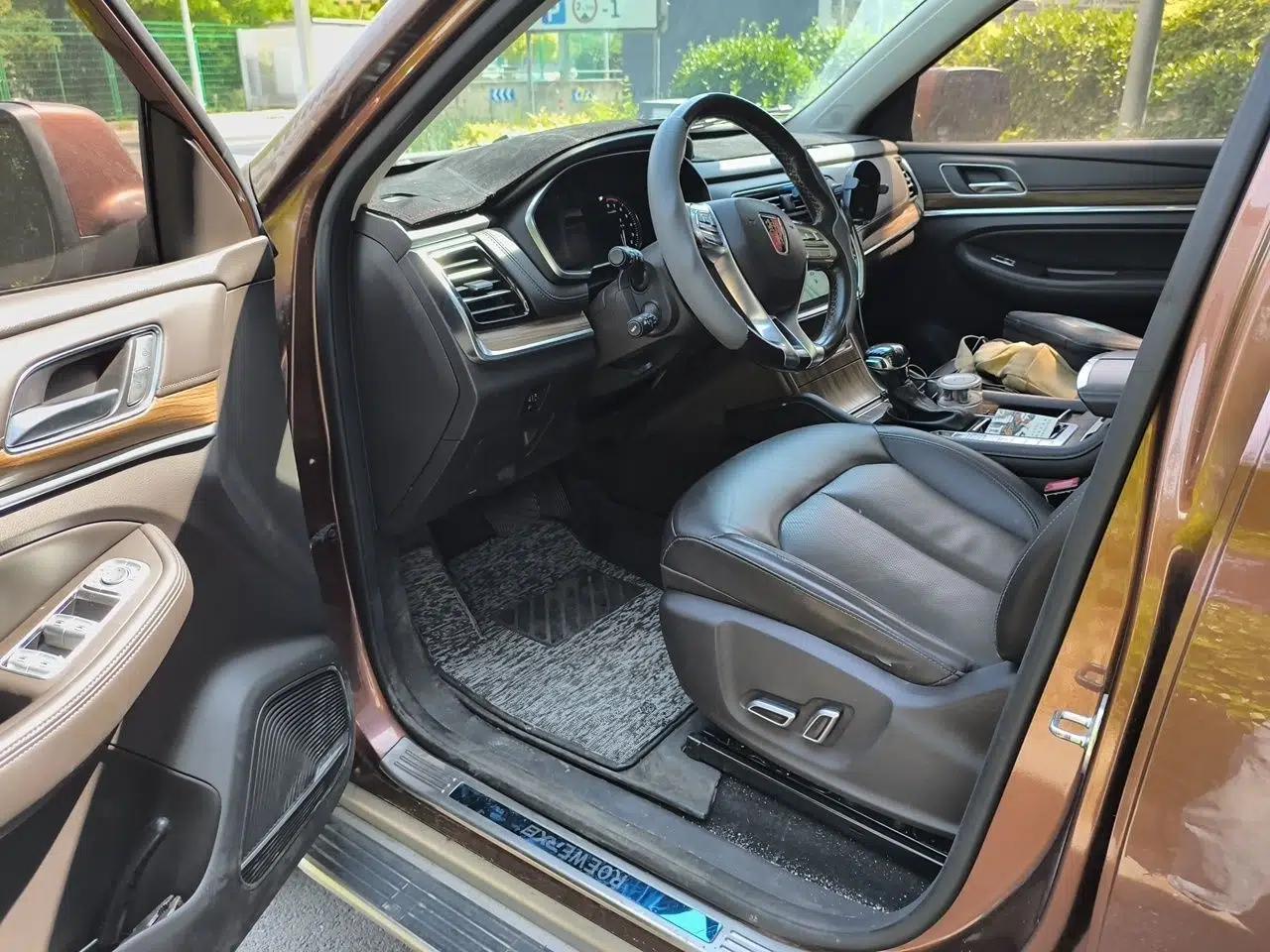Roewe RX8 2018 30T Smart Connectivity Two-Wheel Drive Supreme Edition — миниатюра 17