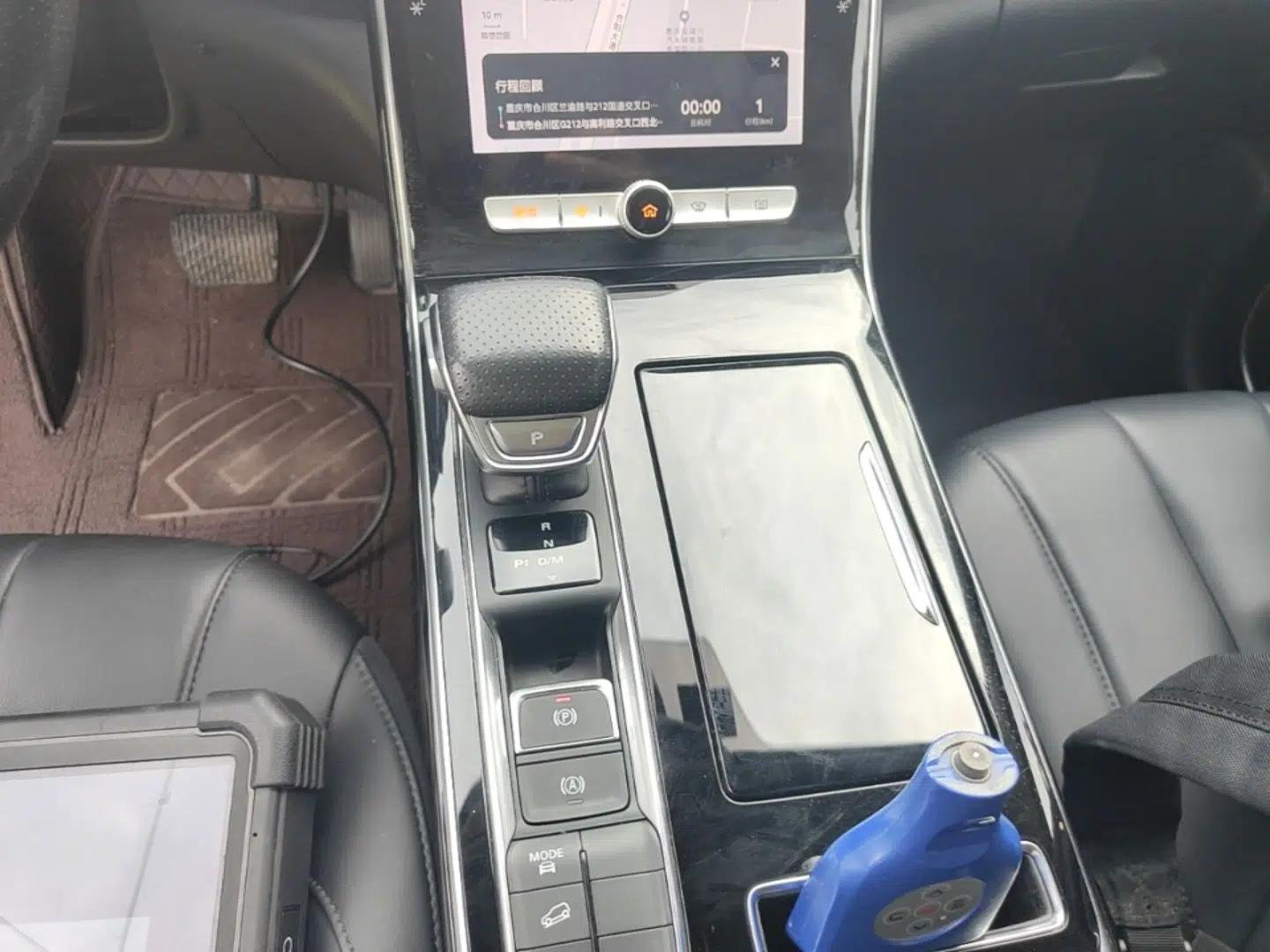Roewe RX5 MAX 2019 300TGI Automatic Smart Cabin Luxury Edition — миниатюра 17