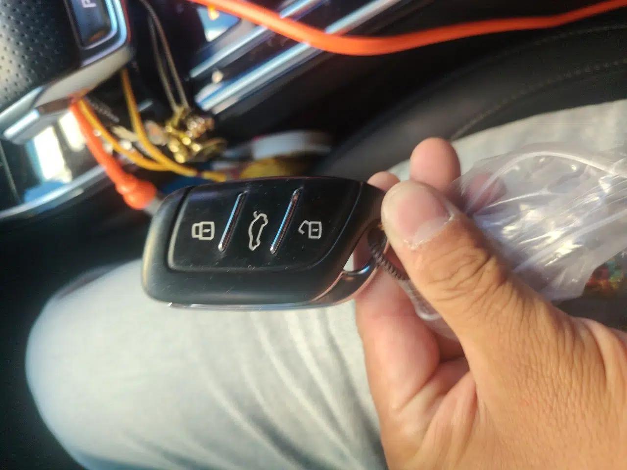 Roewe RX5 MAX 2019 400TGI Automatic Smart Cabin Flagship Edition — миниатюра 9
