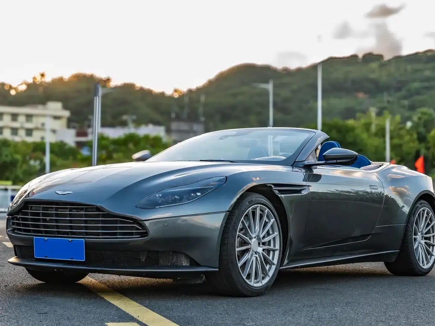 Aston Martin DB11 2019 4.0T V8 Volante — миниатюра 1