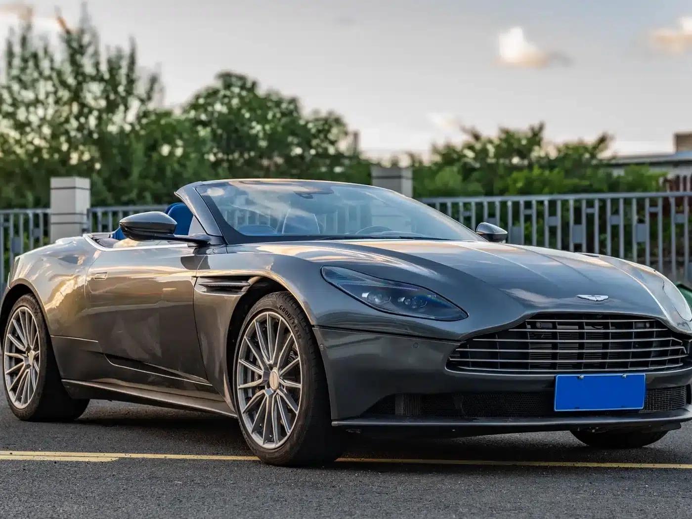 Aston Martin DB11 2019 4.0T V8 Volante — миниатюра 3