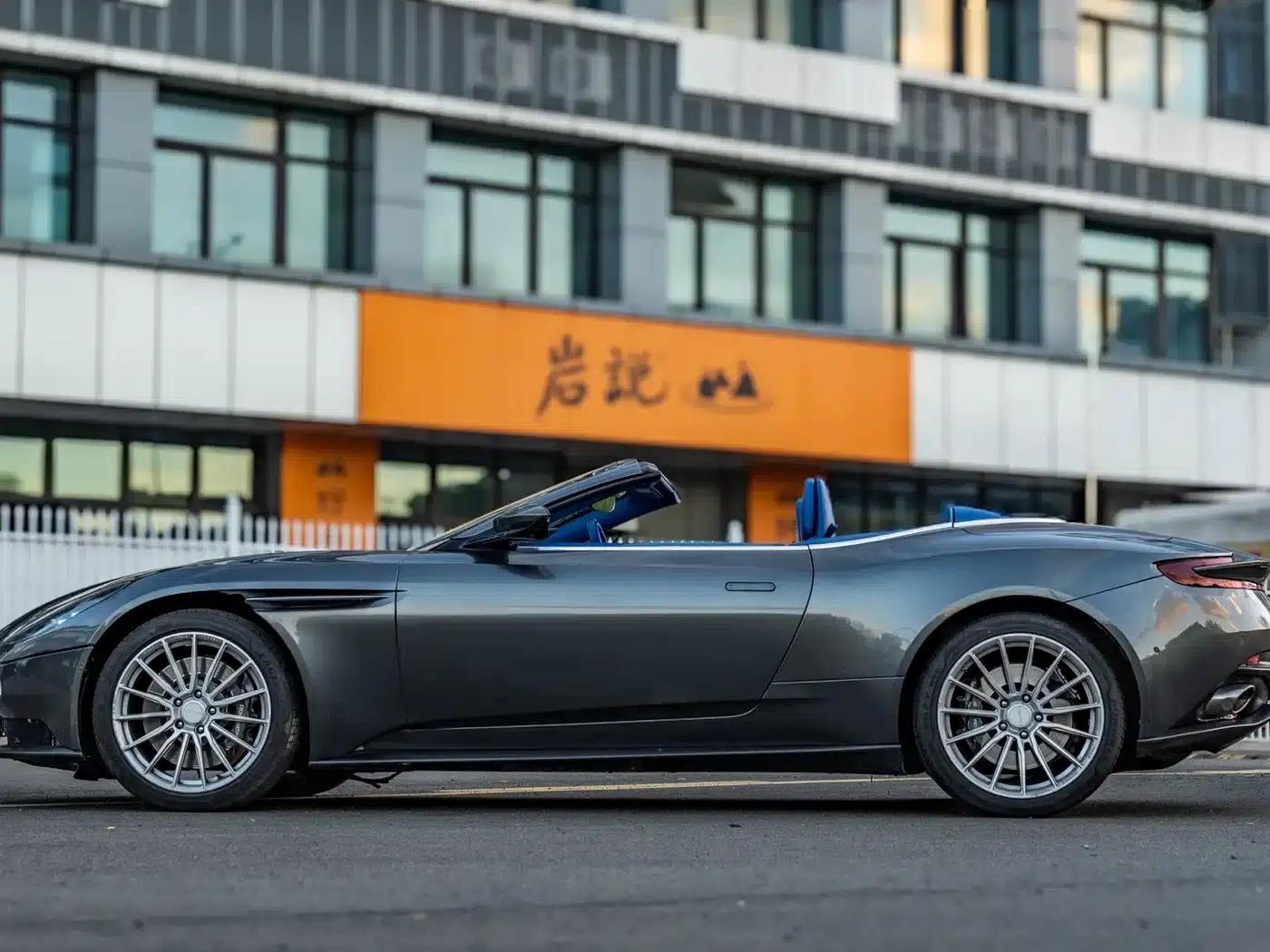 Aston Martin DB11 2019 4.0T V8 Volante — миниатюра 7