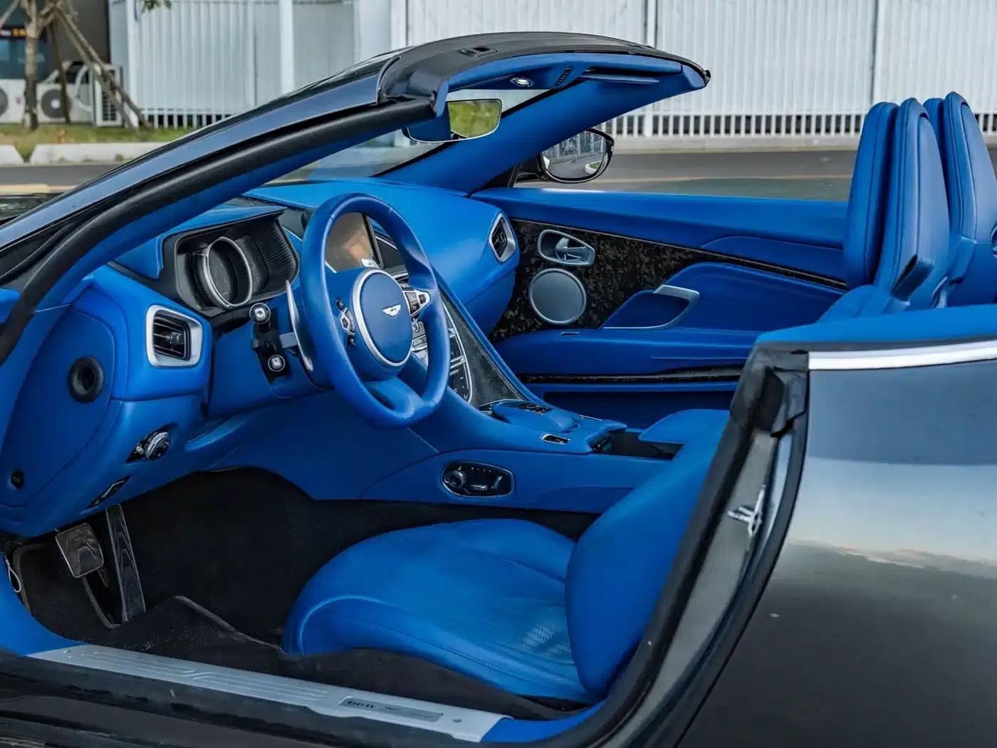 Aston Martin DB11 2019 4.0T V8 Volante — миниатюра 9