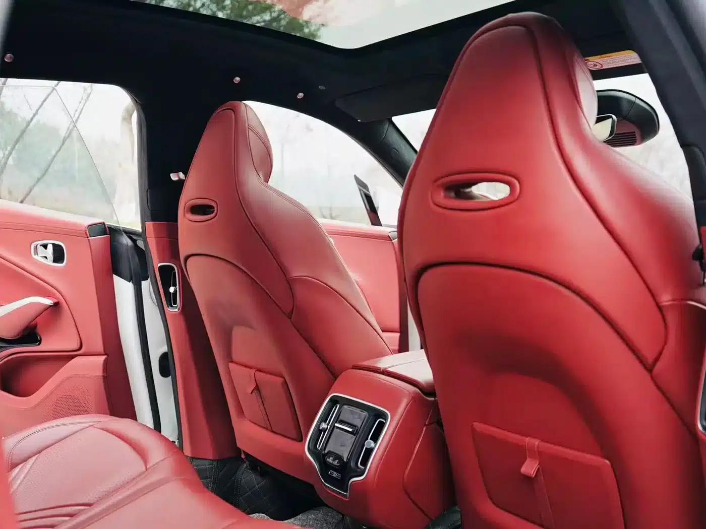 Aston Martin DBX 2022 3.0T STRAIGHT-SIX — миниатюра 18