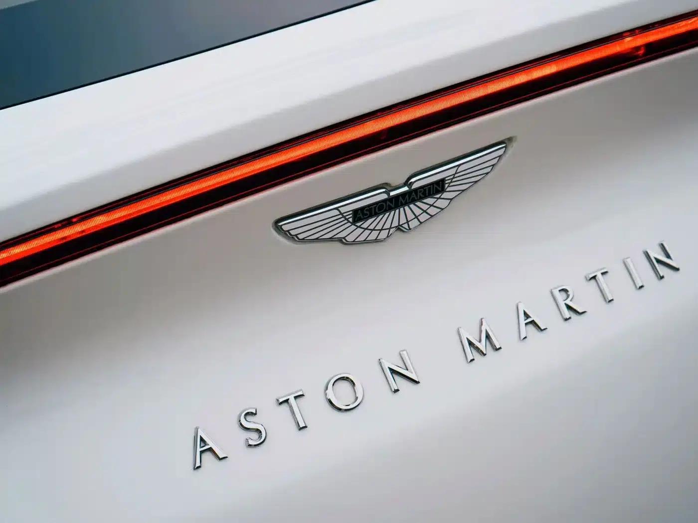Aston Martin DBX 2022 3.0T STRAIGHT-SIX — миниатюра 8