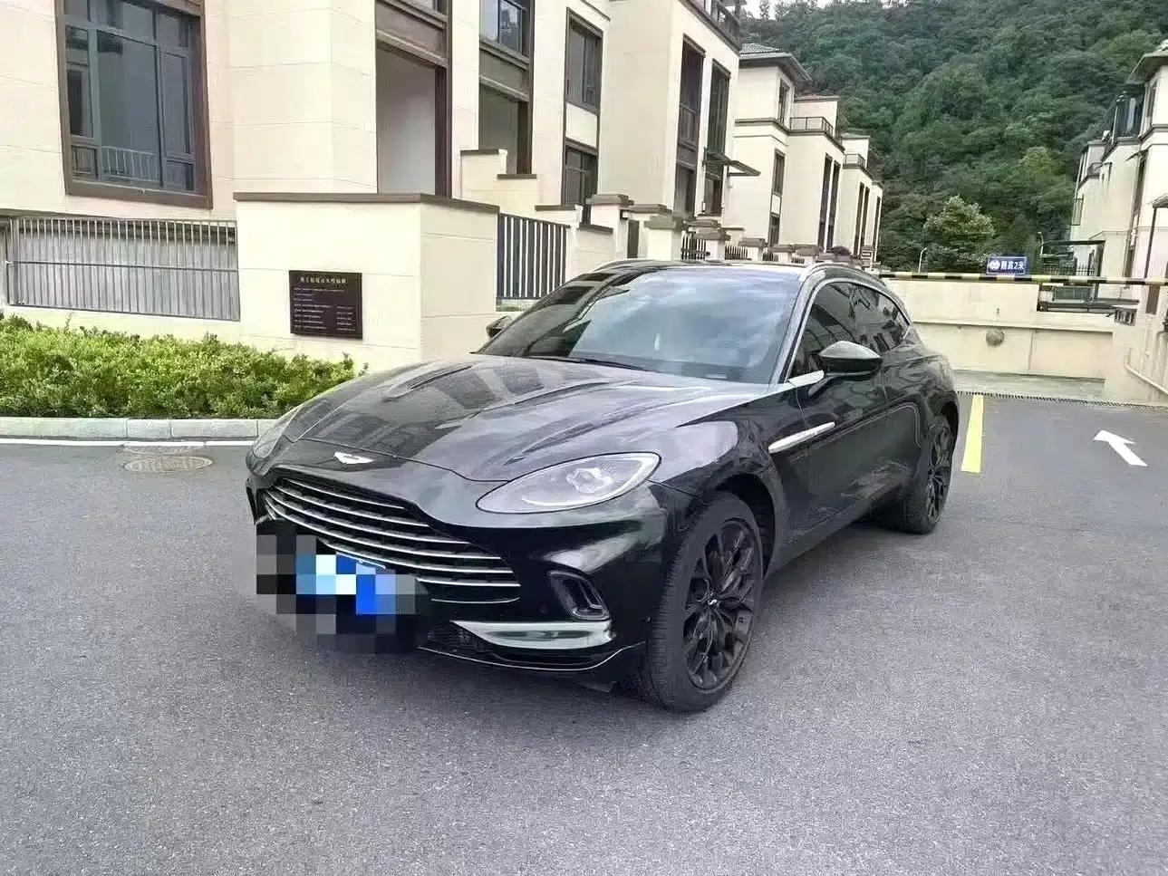 2022 Aston Martin DBX 4.0T V8 — миниатюра 1