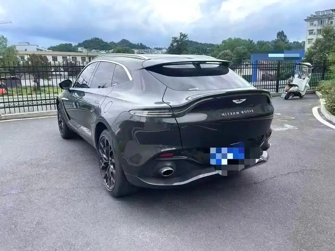 2022 Aston Martin DBX 4.0T V8 — миниатюра 4