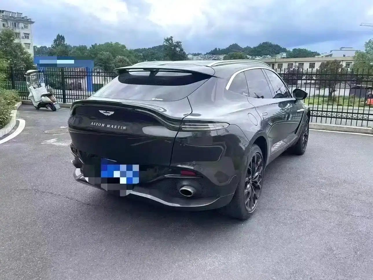2022 Aston Martin DBX 4.0T V8 — миниатюра 6