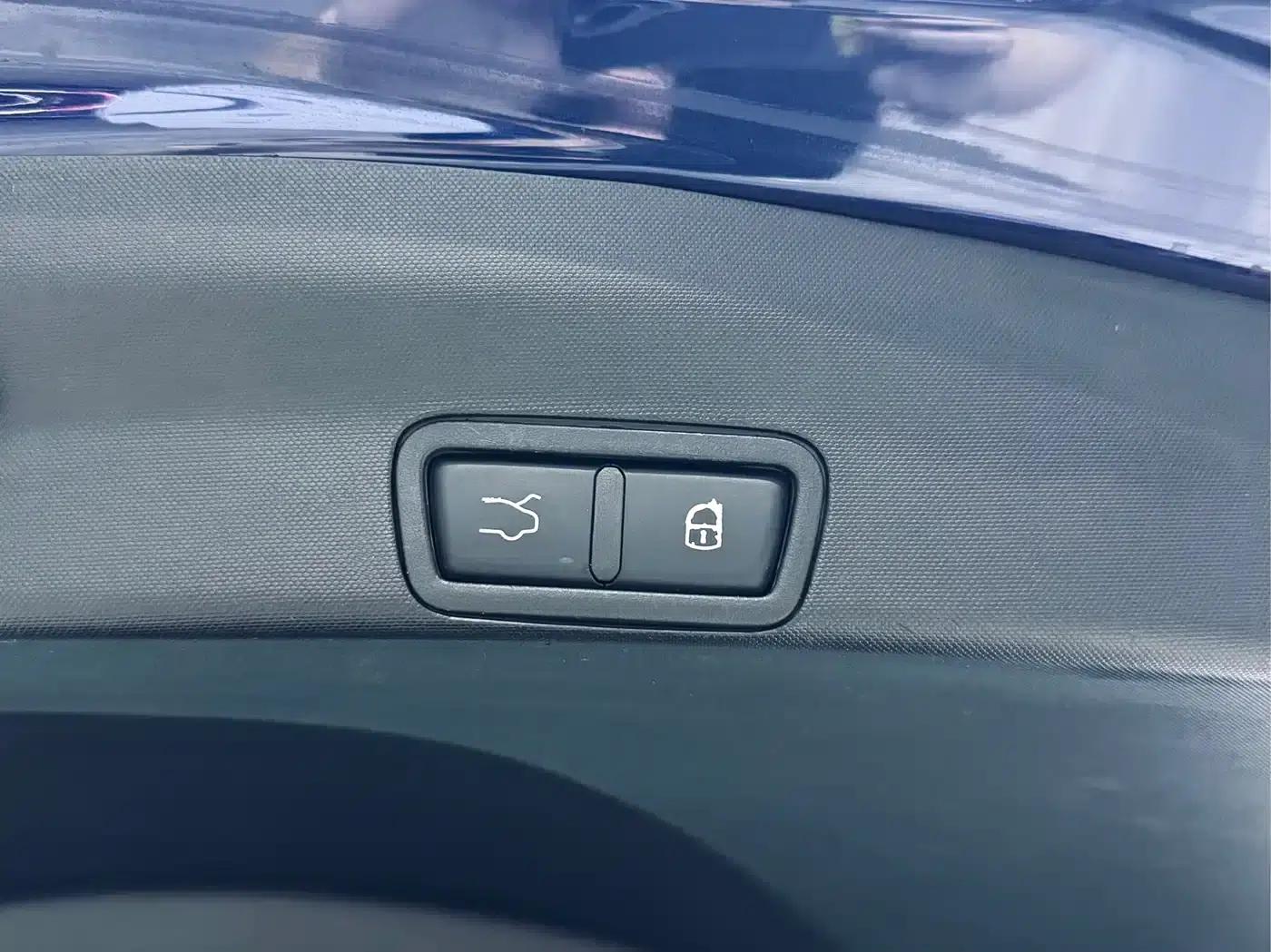 2017 Stelvio 2.0T 200HP Luxury Edition — миниатюра 6