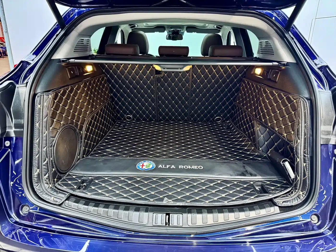 2017 Stelvio 2.0T 200HP Luxury Edition — миниатюра 7