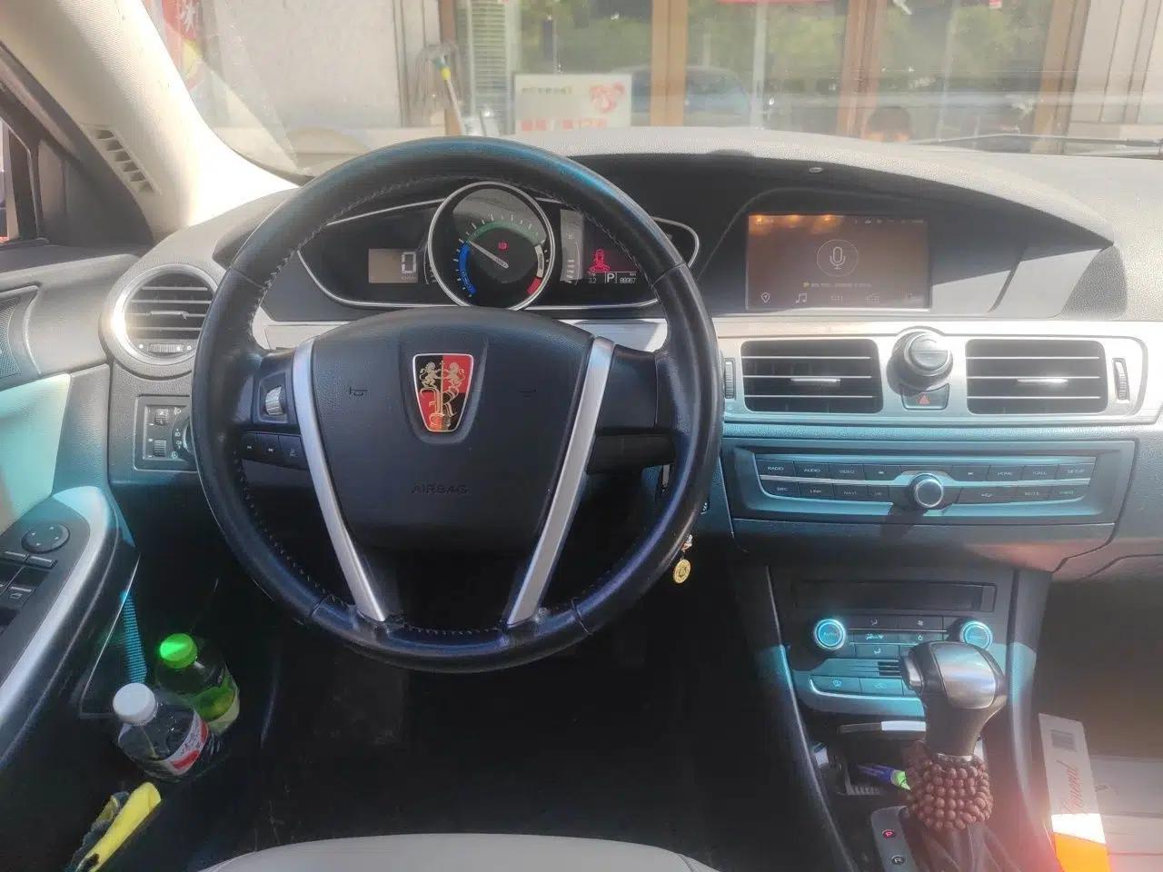 Roewe e550 2016 Deluxe Edition — миниатюра 11