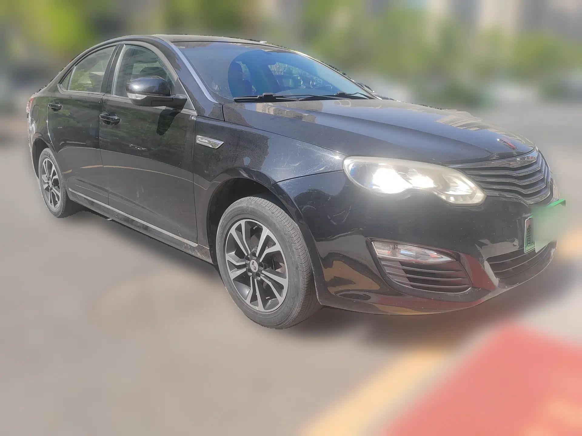 Roewe e550 2016 Deluxe Edition — миниатюра 3
