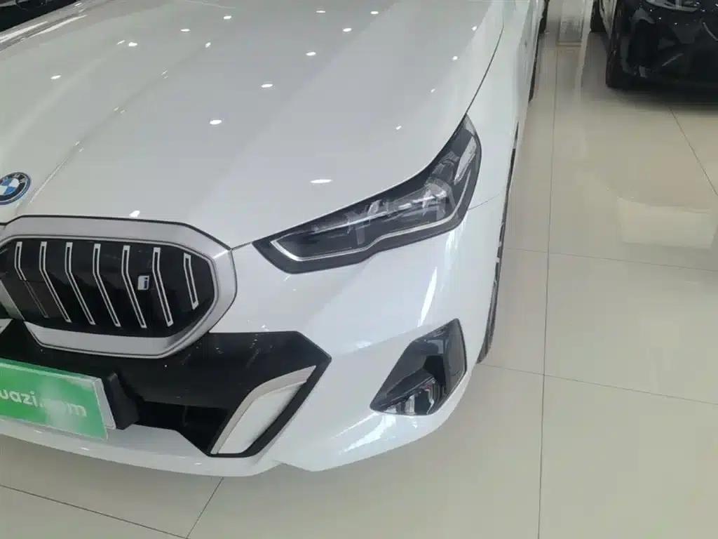 BMW i5 2025 eDrive 40L M Sport Package — миниатюра 24