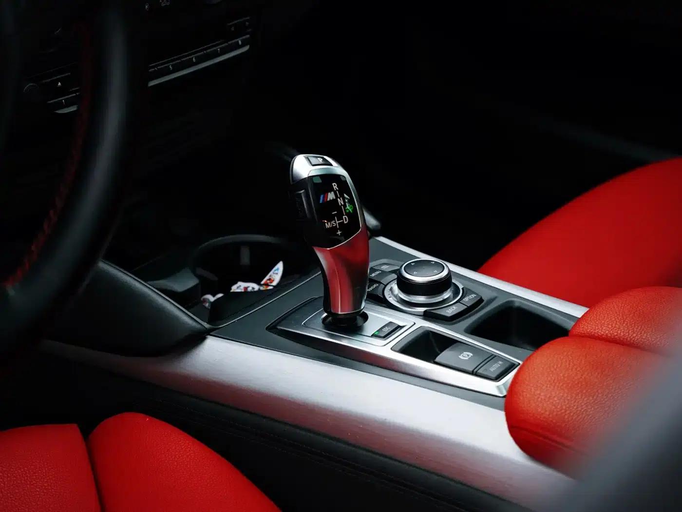 2010 BMW X6 M — миниатюра 8