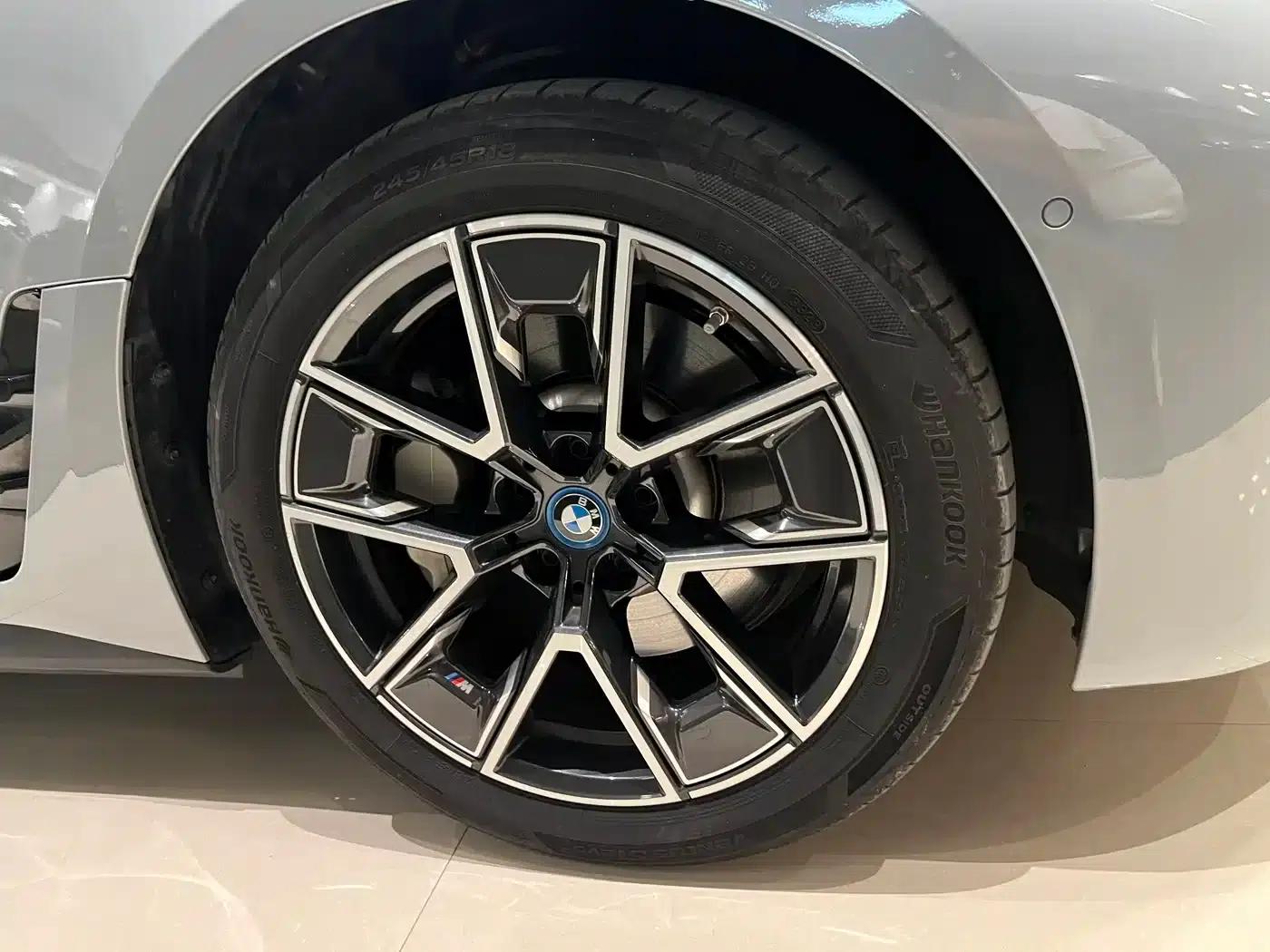 BMW i4 2023 eDrive35 — миниатюра 6