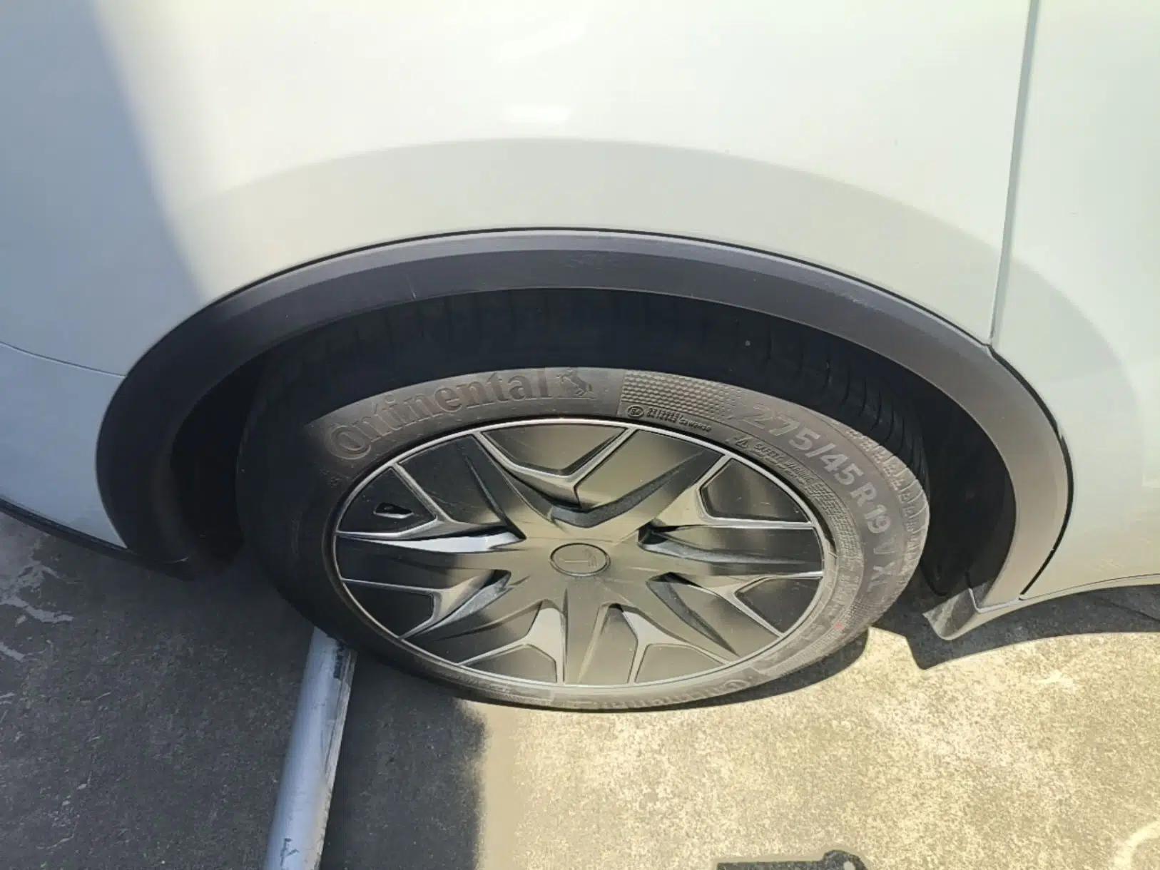 Tesla Model Y L 2025 Model Long-Range All-Wheel-Drive Version — миниатюра 10