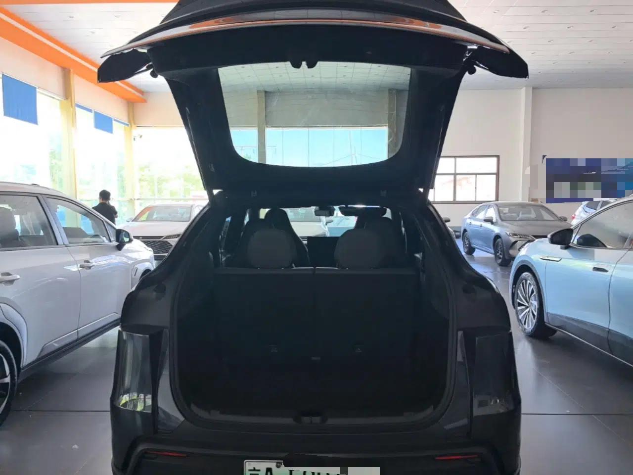 Tesla Model Y L 2025 Model Long-Range All-Wheel-Drive Version — миниатюра 22