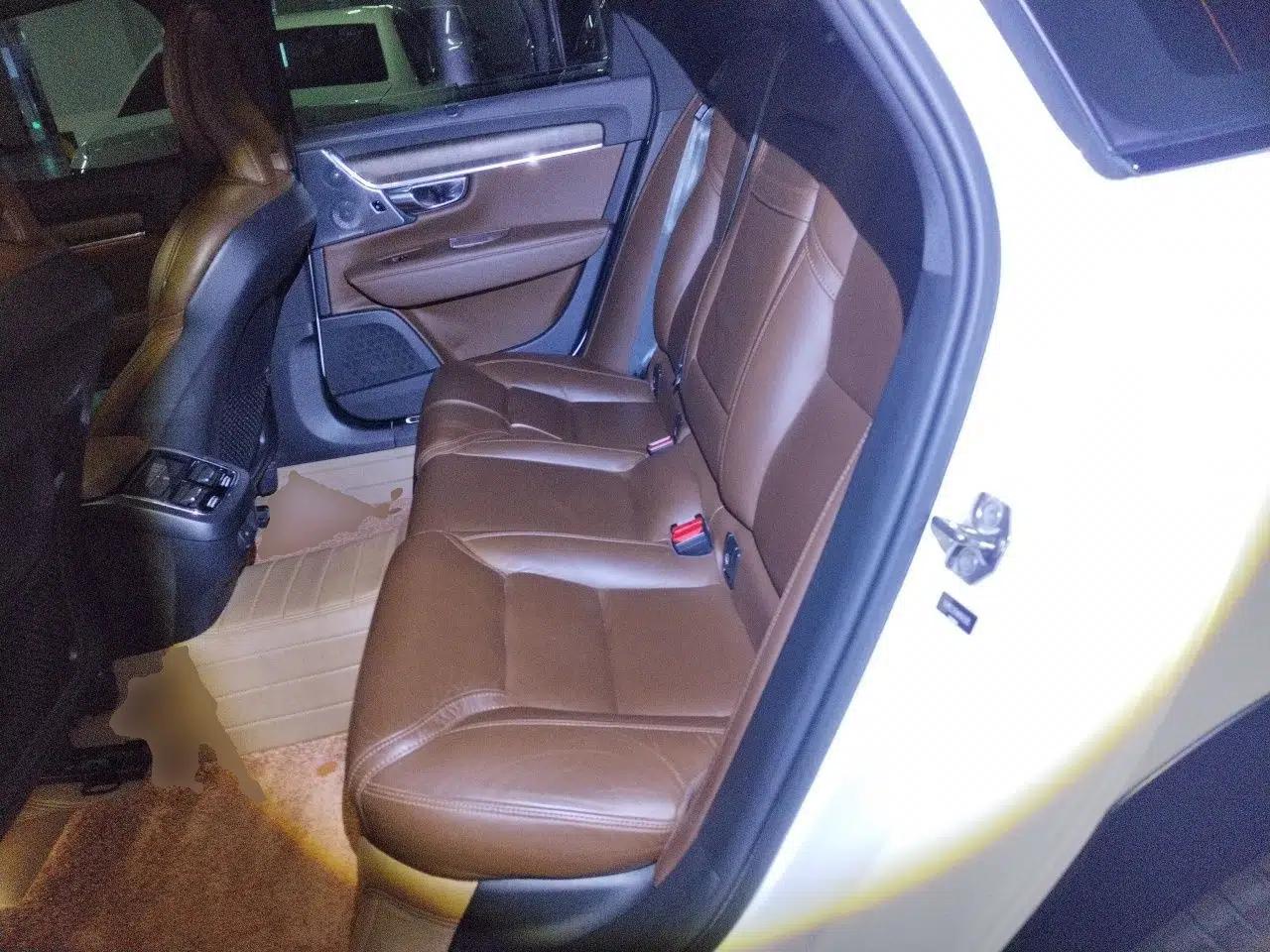 Volvo V90 2022 Cross Country B5 AWD Prestige Edition — миниатюра 18