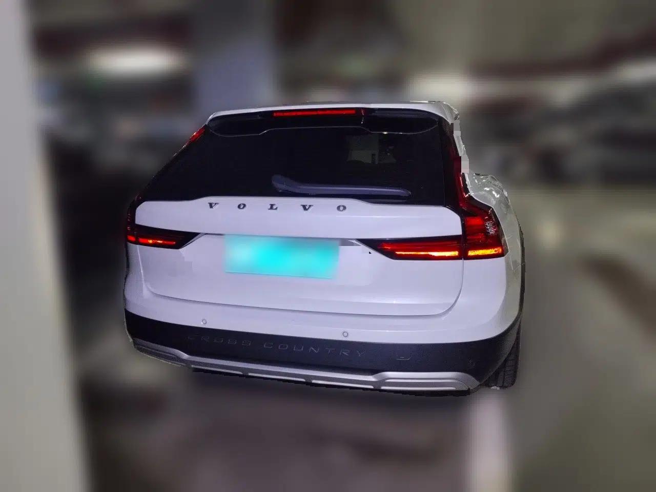 Volvo V90 2022 Cross Country B5 AWD Prestige Edition — миниатюра 5