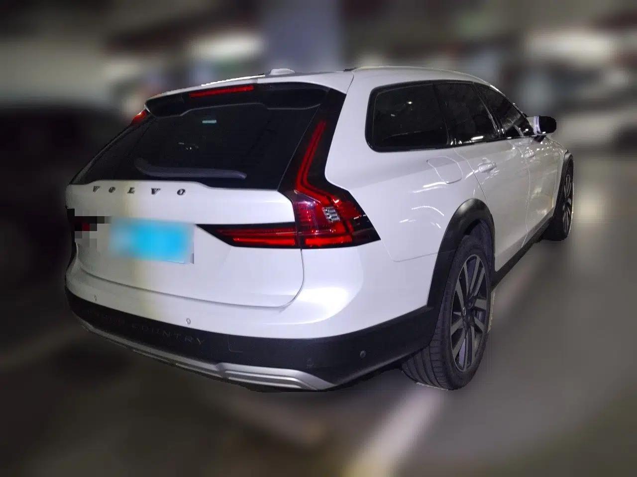 Volvo V90 2022 Cross Country B5 AWD Prestige Edition — миниатюра 6