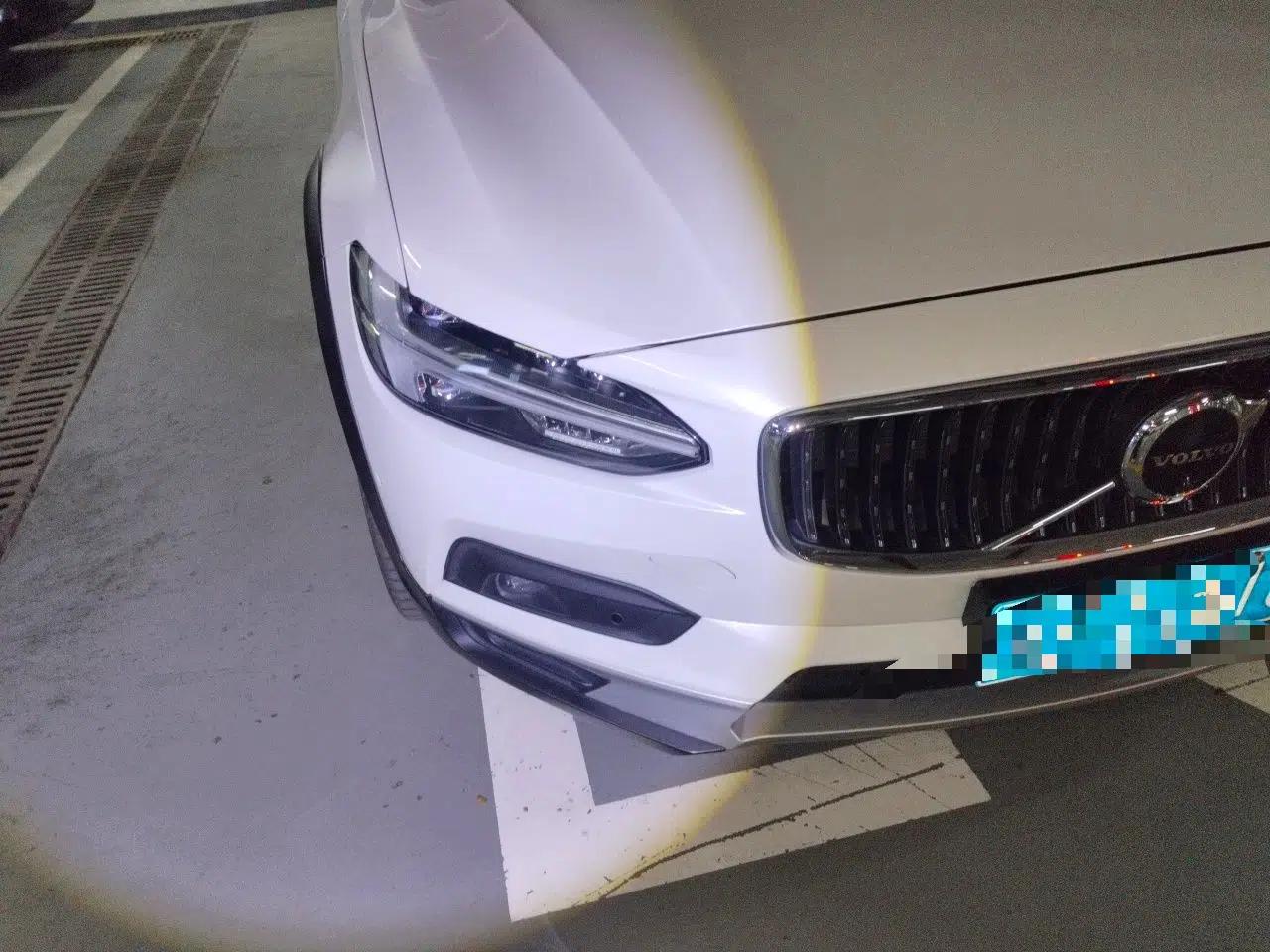 Volvo V90 2022 Cross Country B5 AWD Prestige Edition — миниатюра 7
