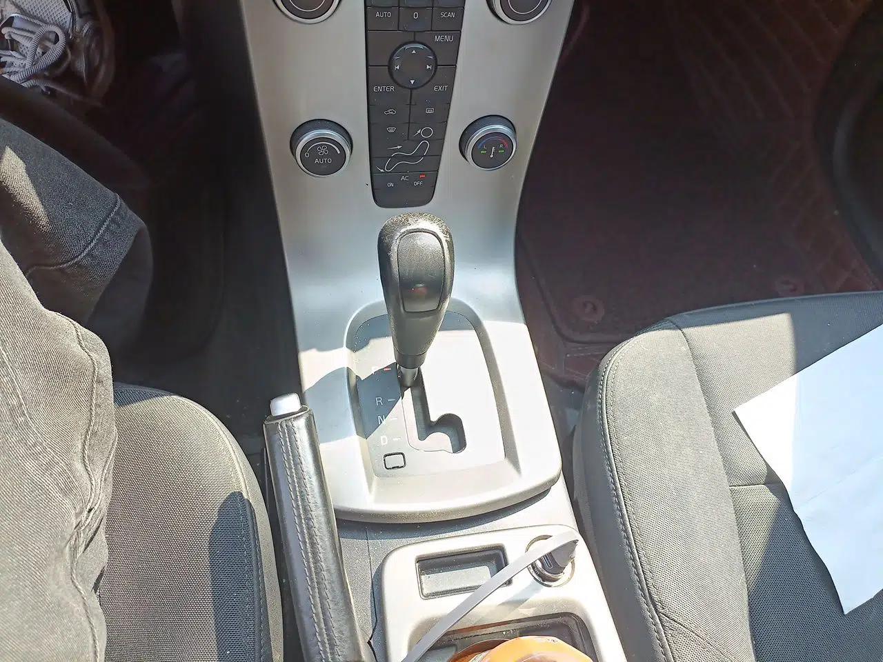 Volvo C30 2011 2.0 ZhiShang Edition — миниатюра 15