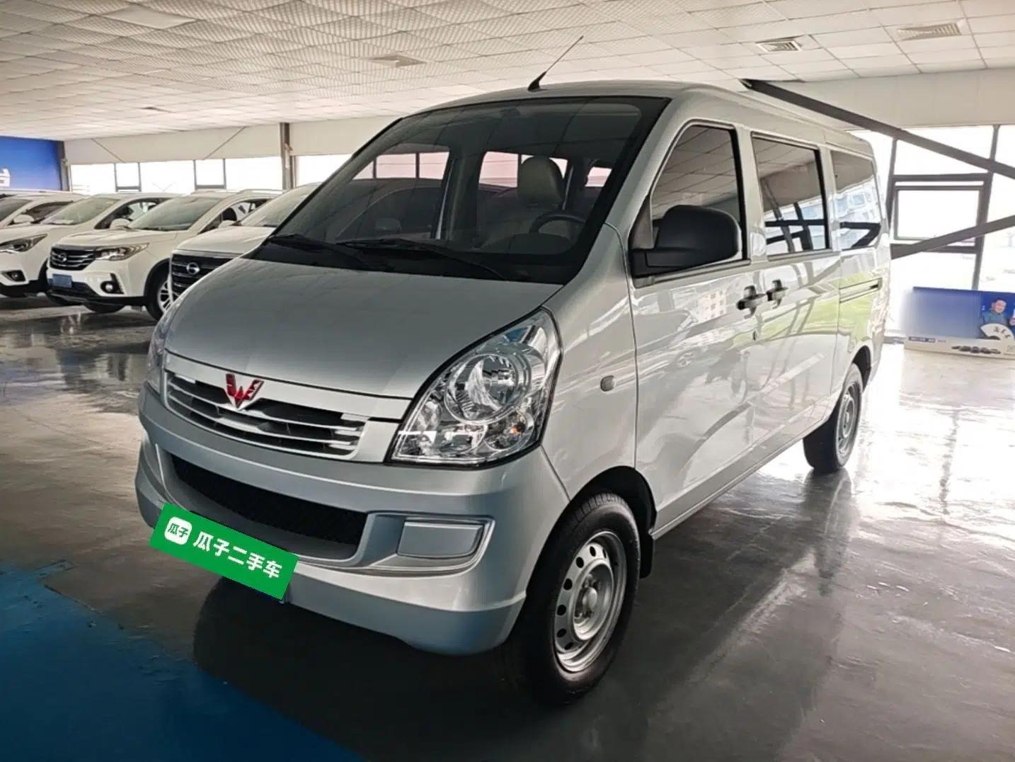 Wuling Rongguang S 2023 1.5L Base Version 5/7 Seats — миниатюра 1
