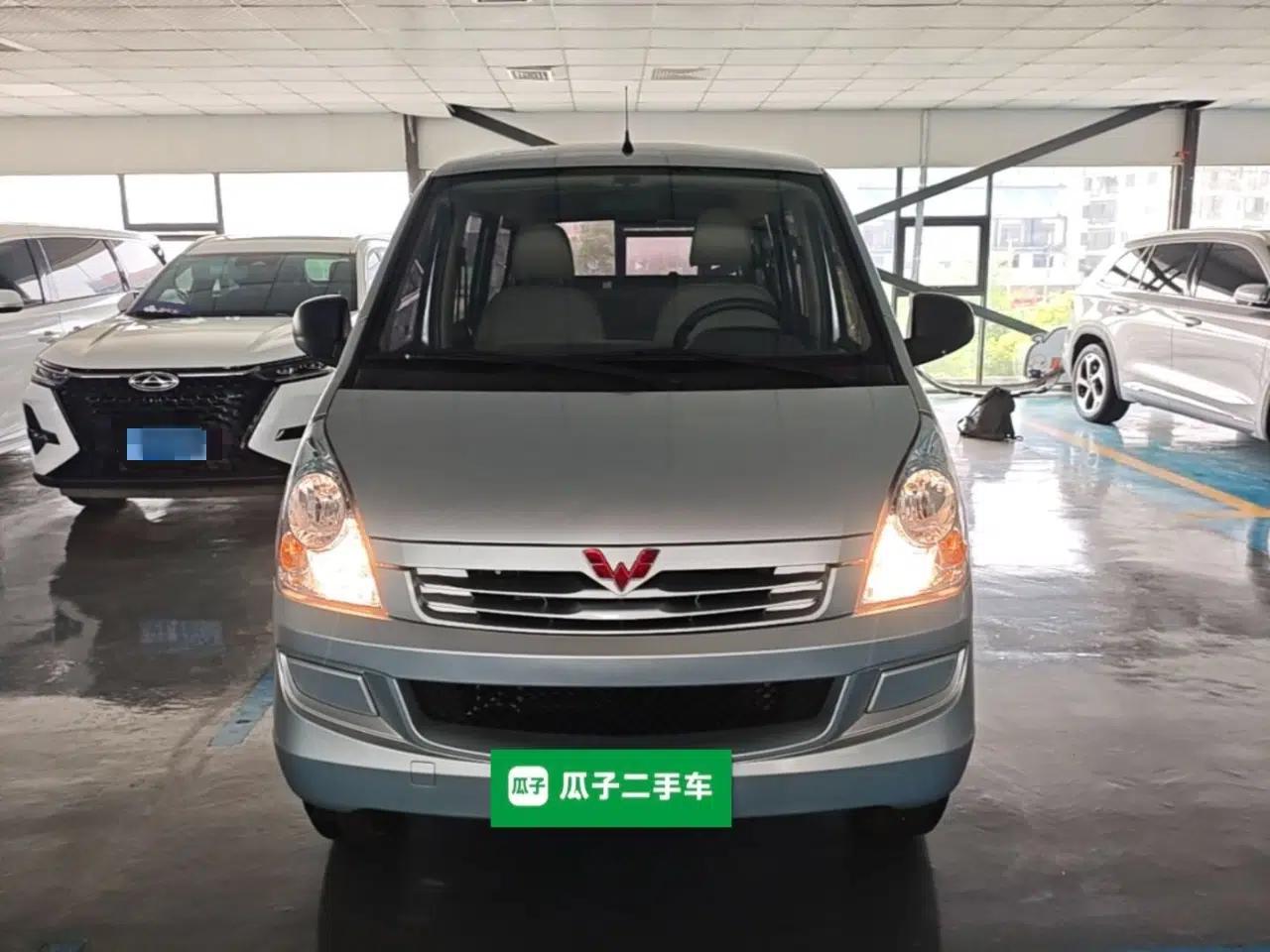 Wuling Rongguang S 2023 1.5L Base Version 5/7 Seats — миниатюра 2