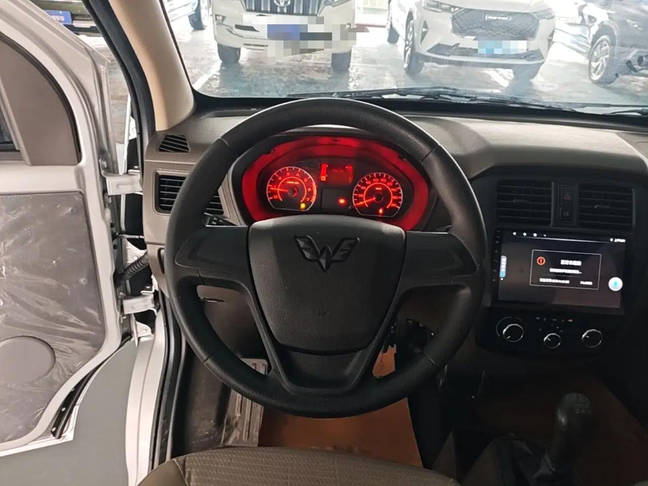 Wuling Rongguang S 2023 1.5L Base Version 5/7 Seats — миниатюра 14