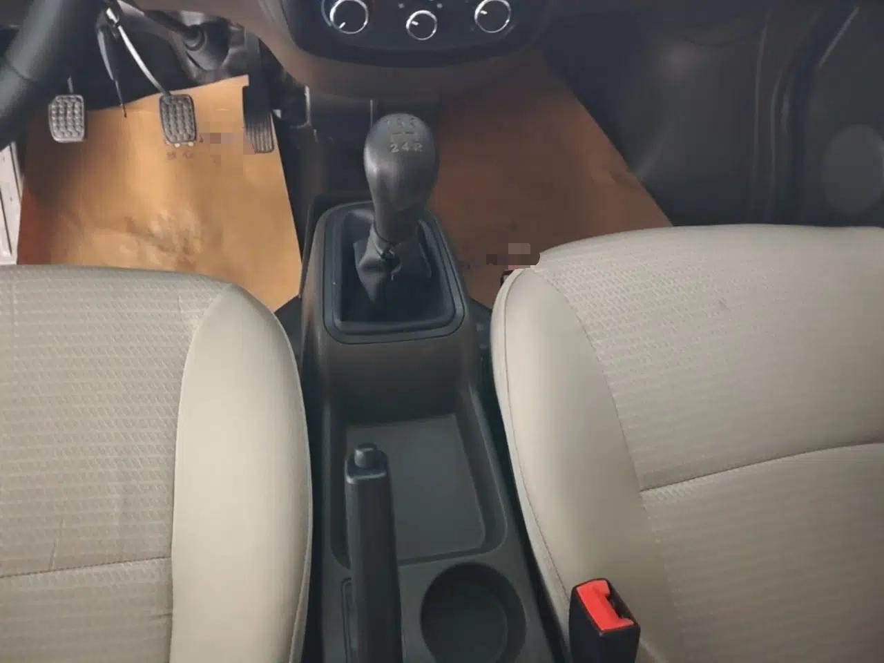 Wuling Rongguang S 2023 1.5L Base Version 5/7 Seats — миниатюра 17