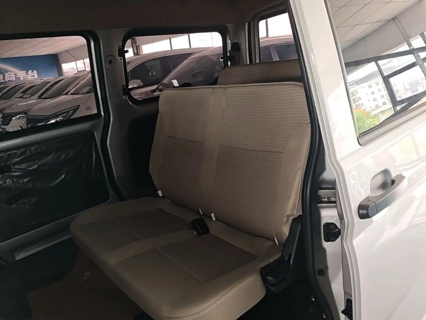 Wuling Rongguang S 2023 1.5L Base Version 5/7 Seats — миниатюра 20