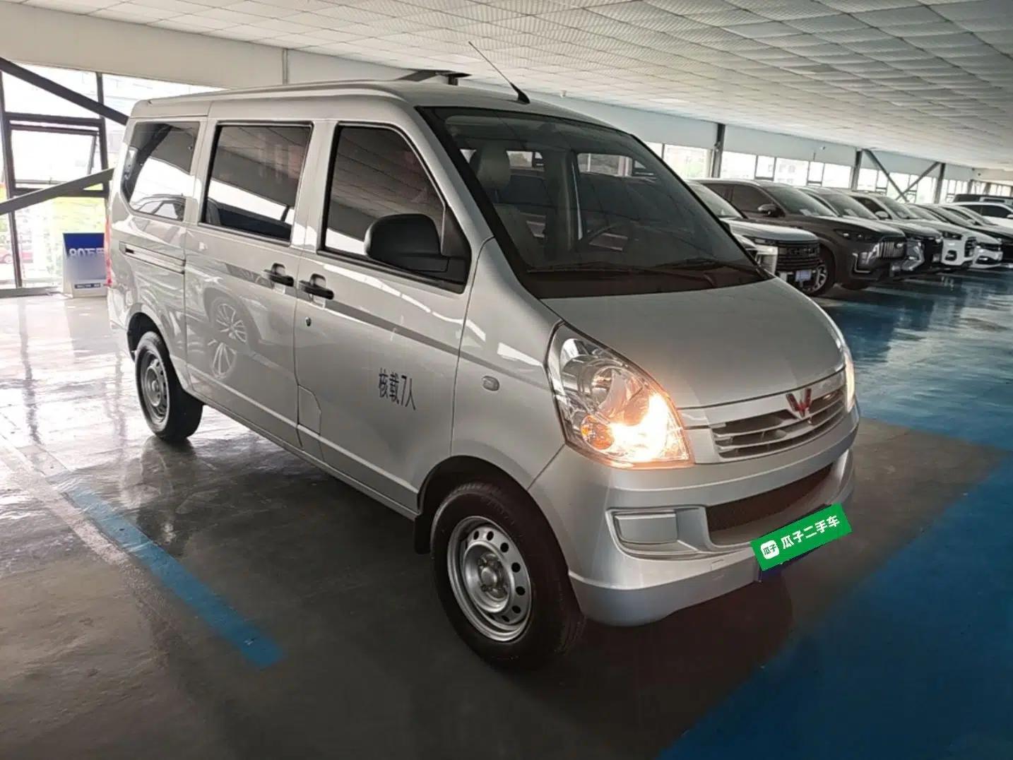 Wuling Rongguang S 2023 1.5L Base Version 5/7 Seats — миниатюра 3