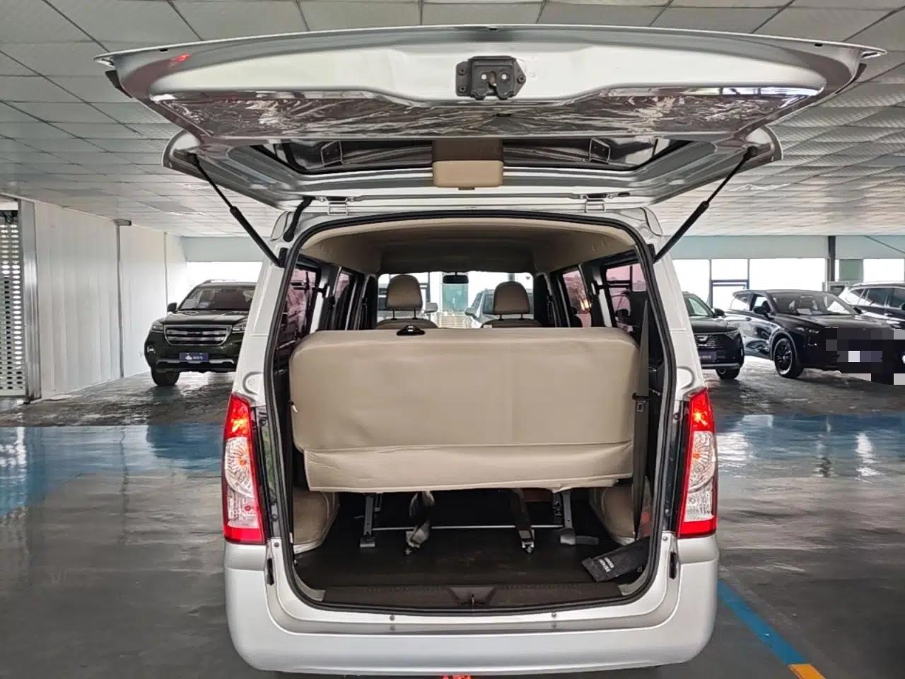 Wuling Rongguang S 2023 1.5L Base Version 5/7 Seats — миниатюра 22