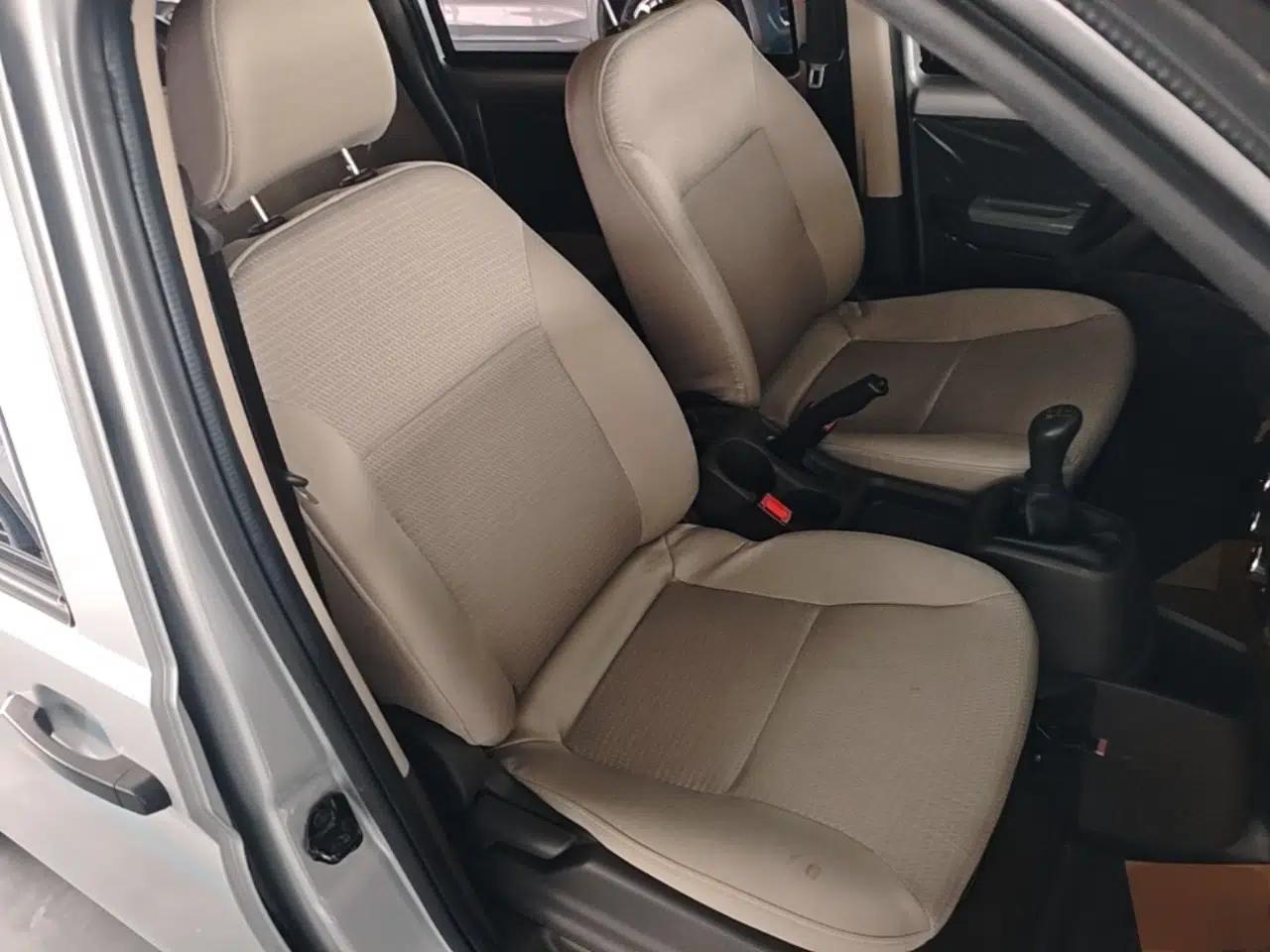 Wuling Rongguang S 2023 1.5L Base Version 5/7 Seats — миниатюра 23