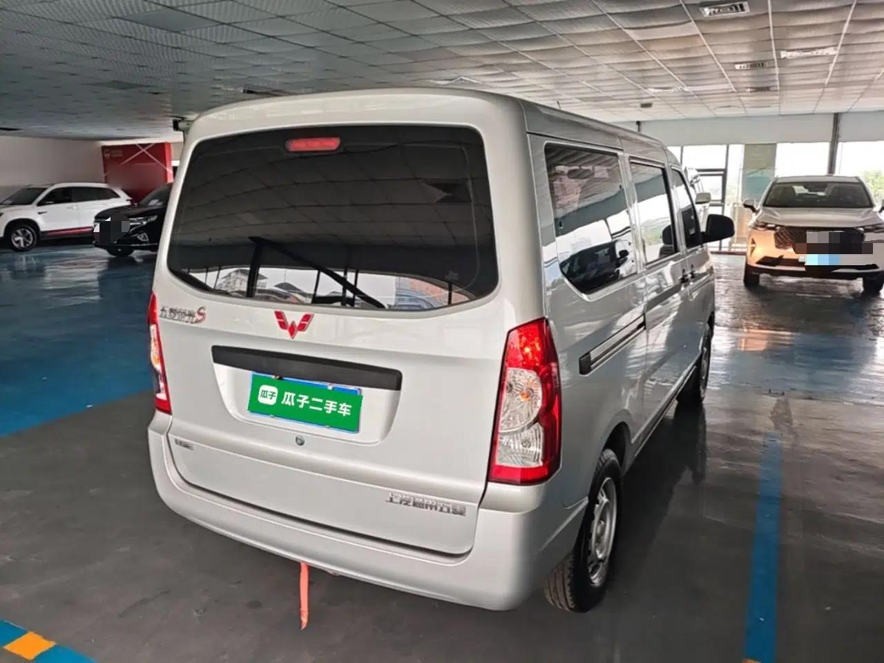 Wuling Rongguang S 2023 1.5L Base Version 5/7 Seats — миниатюра 6