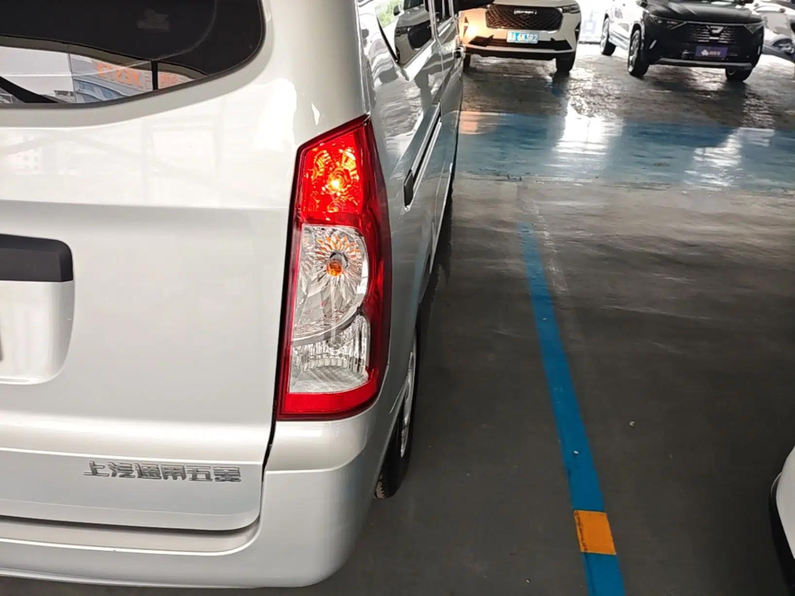 Wuling Rongguang S 2023 1.5L Base Version 5/7 Seats — миниатюра 7