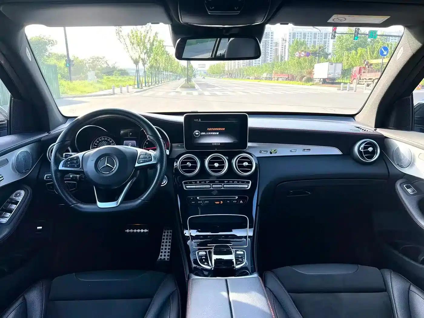 2017 Mercedes-Benz GLC AMG 43 4MATIC Special Edition — миниатюра 12