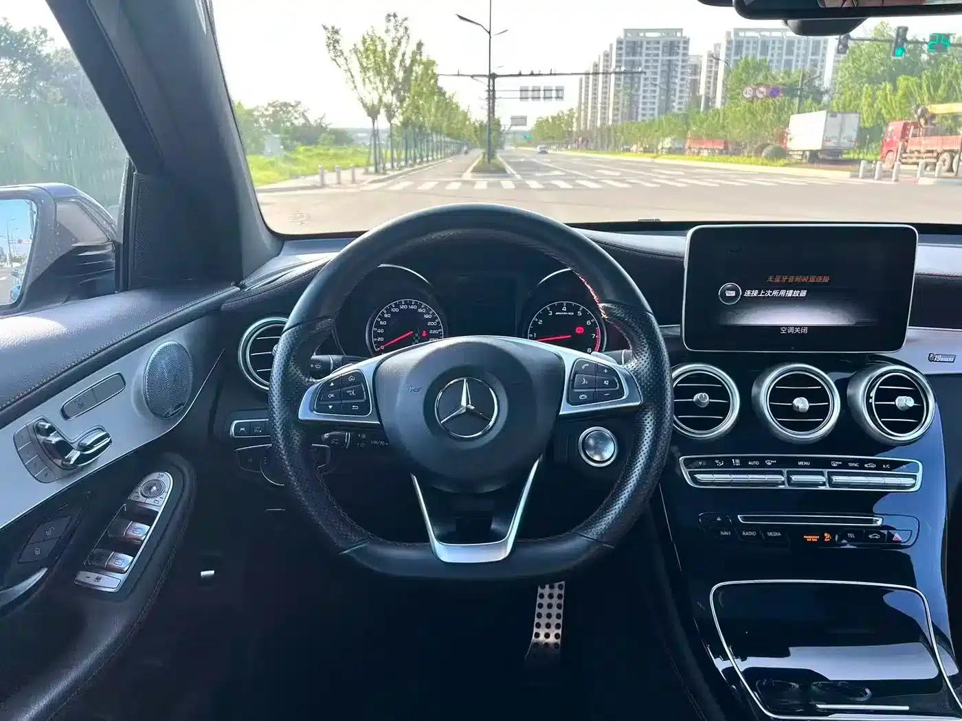 2017 Mercedes-Benz GLC AMG 43 4MATIC Special Edition — миниатюра 13