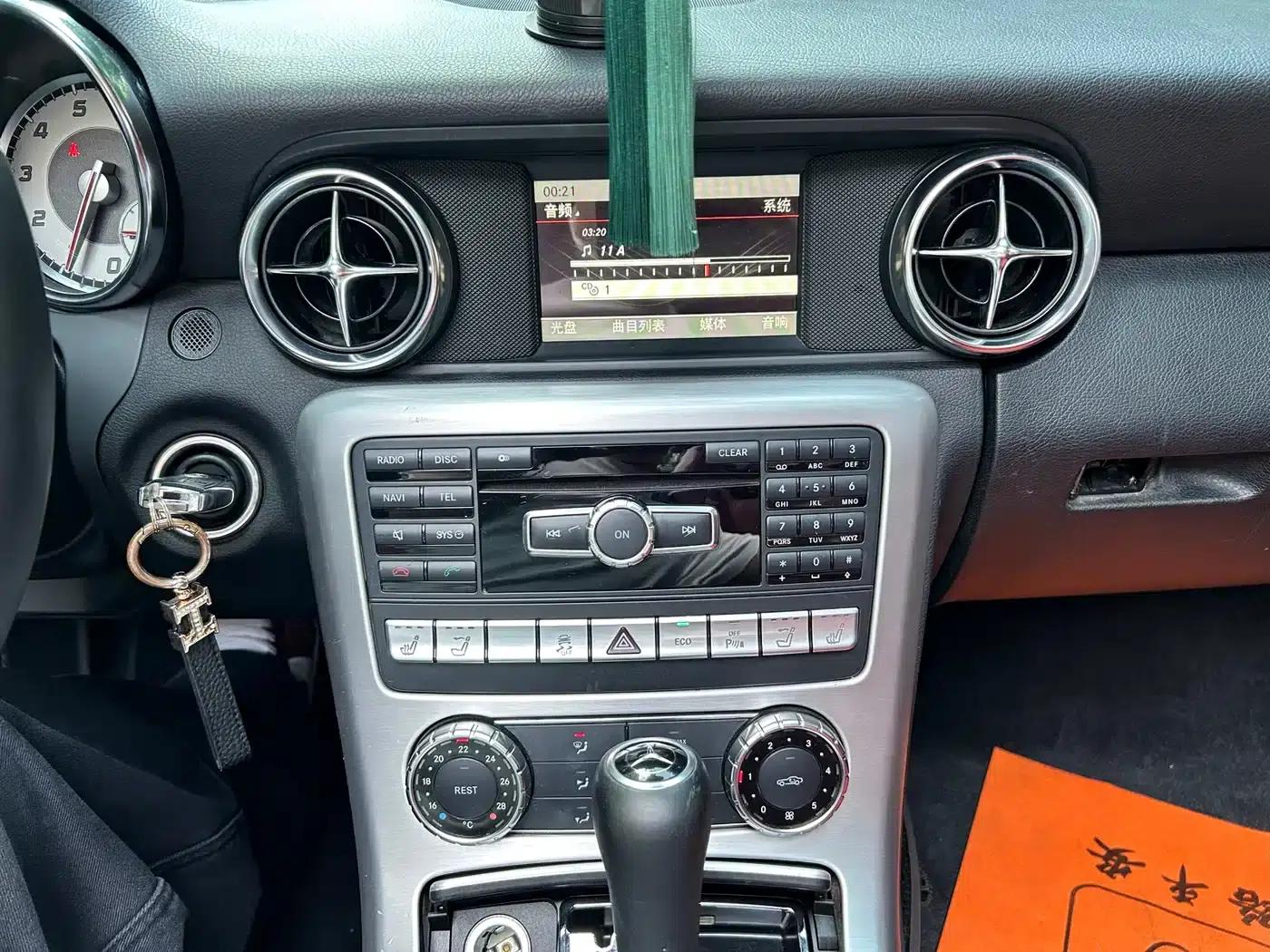 Mercedes-Benz SLK-Class 2011 SLK 200 Fashion Edition — миниатюра 16
