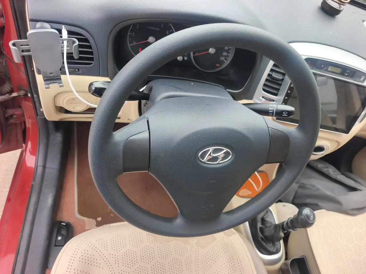 Hyundai Accent 2011 1.4 Manual Comfort Version — миниатюра 11