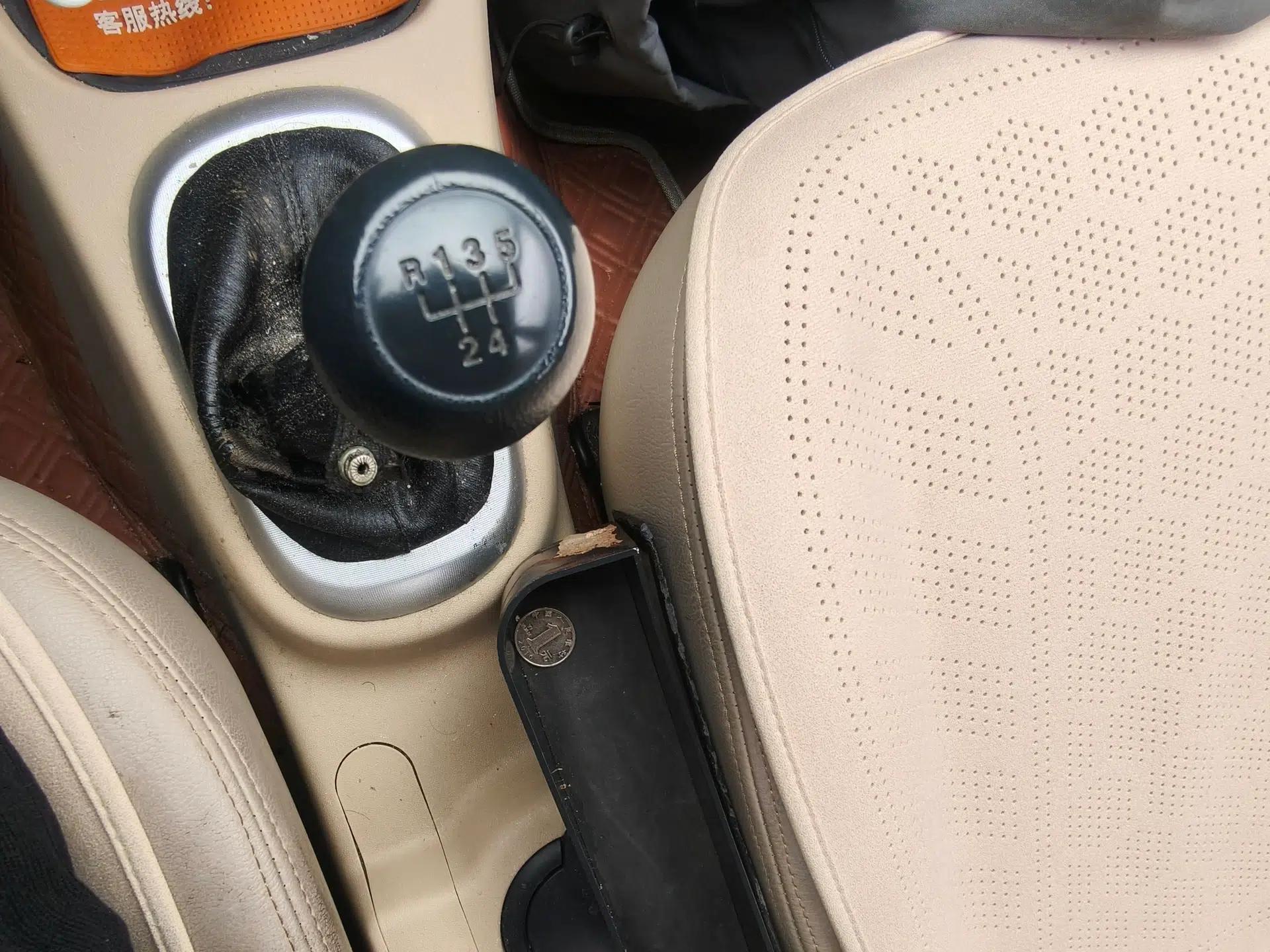 Hyundai Accent 2011 1.4 Manual Comfort Version — миниатюра 15