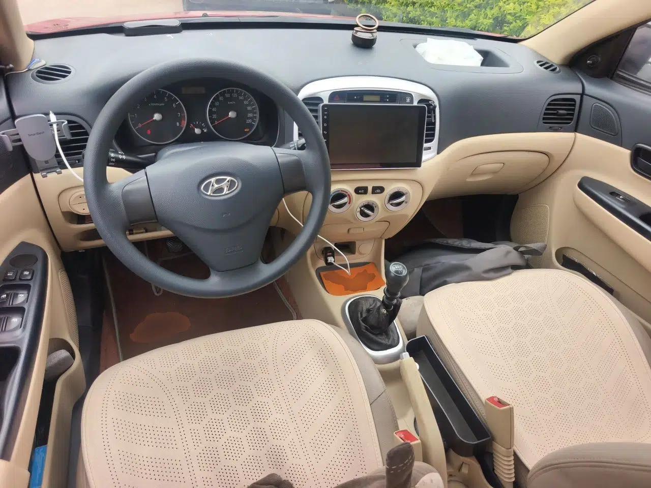 Hyundai Accent 2011 1.4 Manual Comfort Version — миниатюра 10