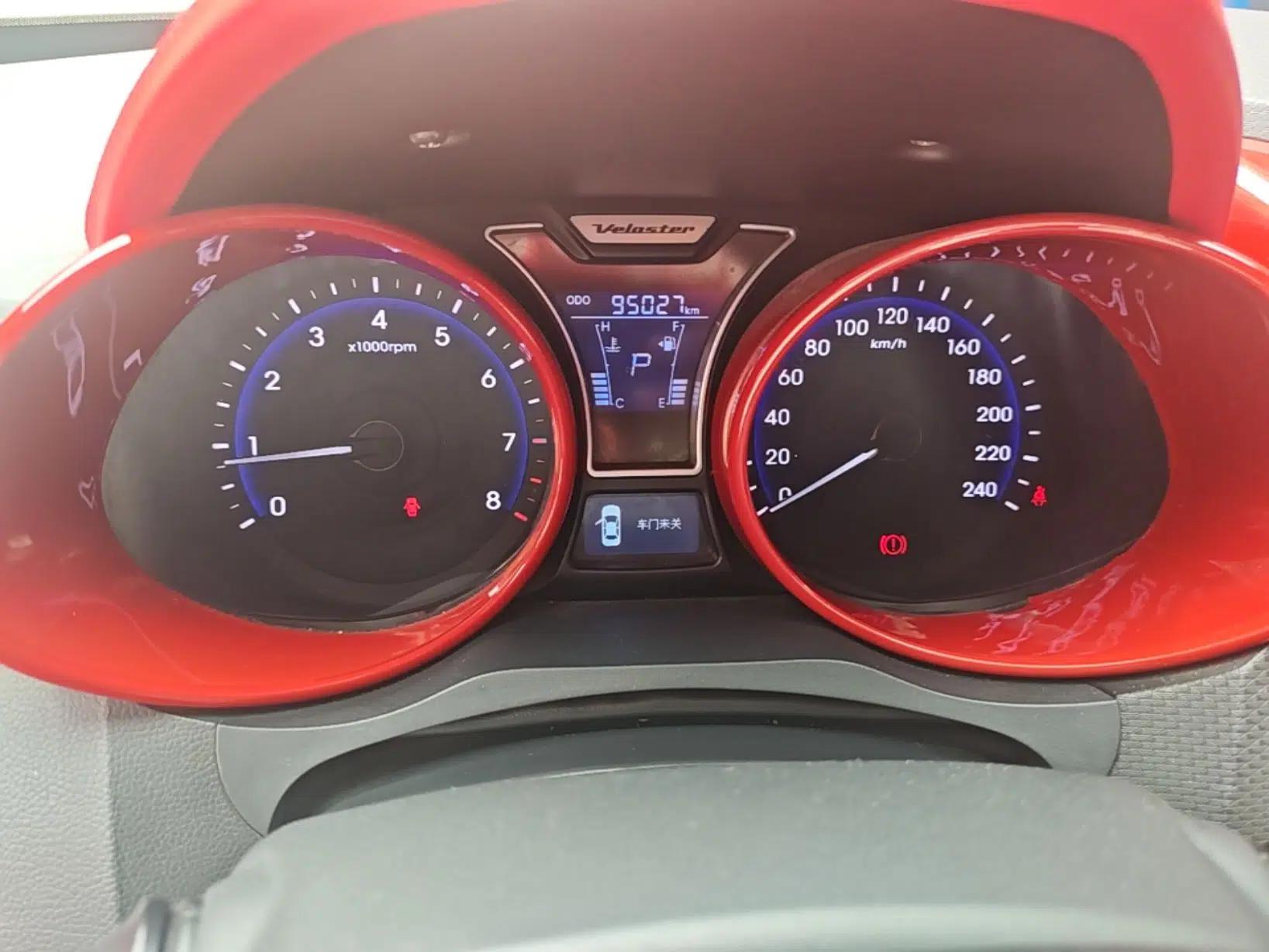Hyundai Veloster 2012 1.6T Automatic Luxury Edition — миниатюра 15