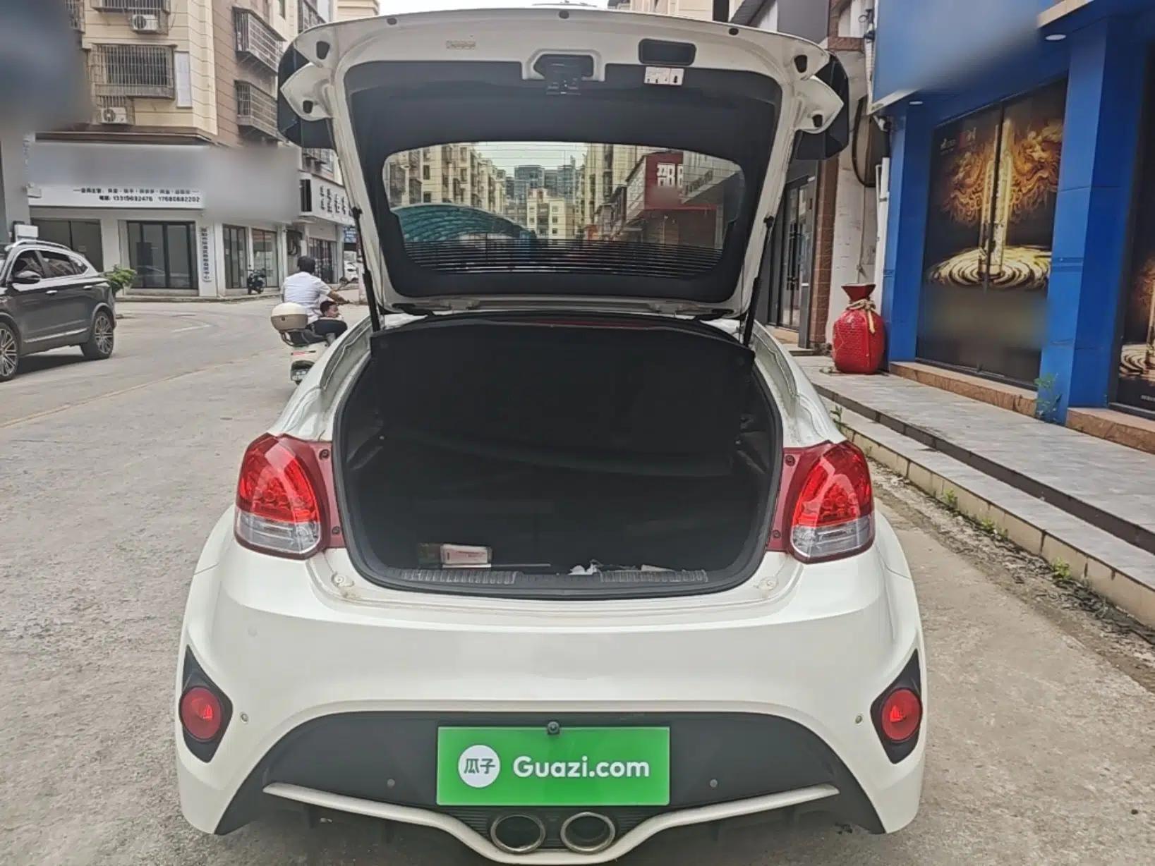 Hyundai Veloster 2012 1.6T Automatic Luxury Edition — миниатюра 22