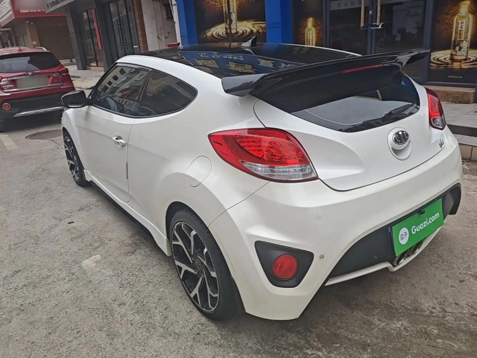 Hyundai Veloster 2012 1.6T Automatic Luxury Edition — миниатюра 4