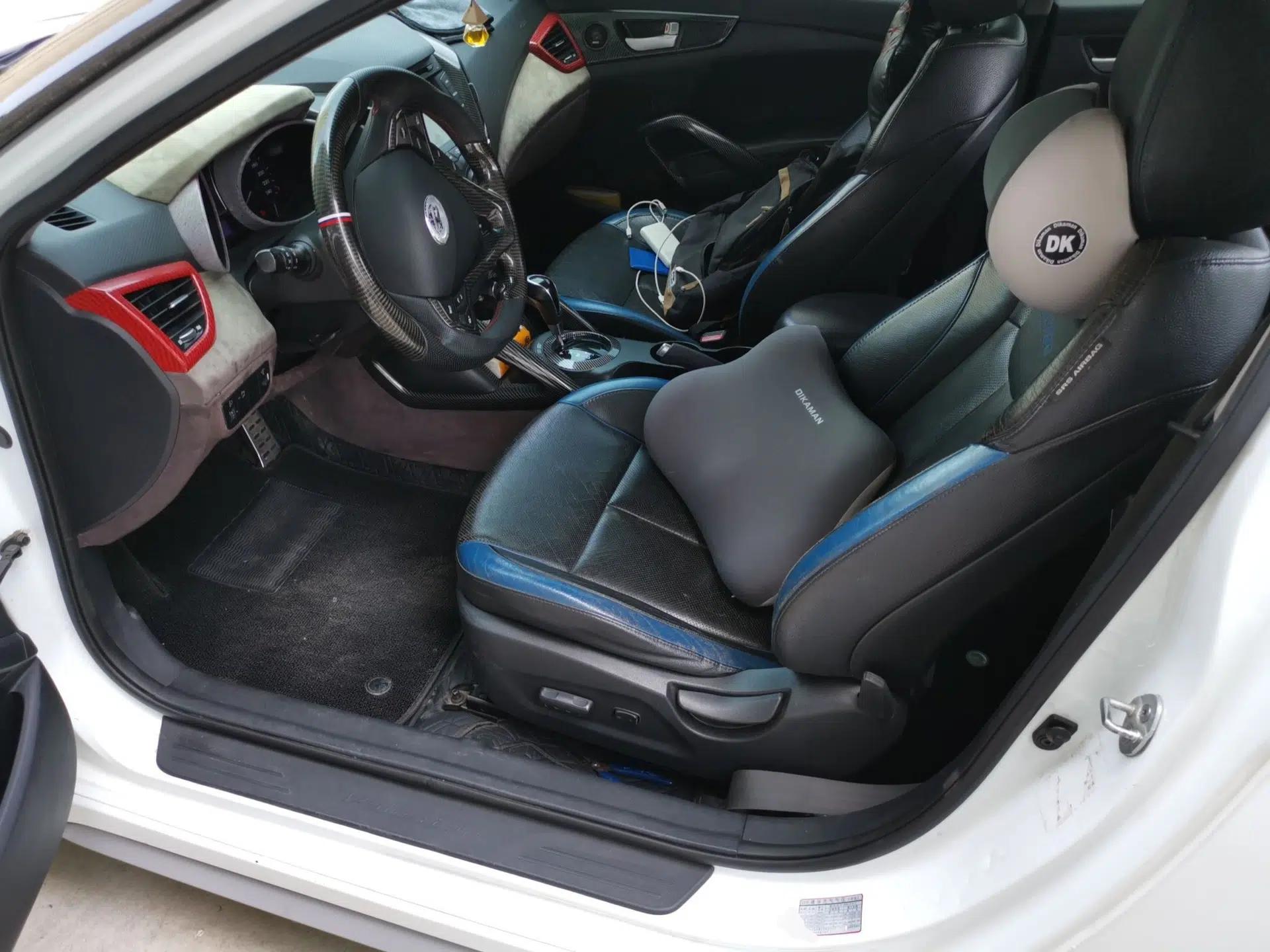 Hyundai Veloster 2012 1.6T Automatic Luxury Edition — миниатюра 16