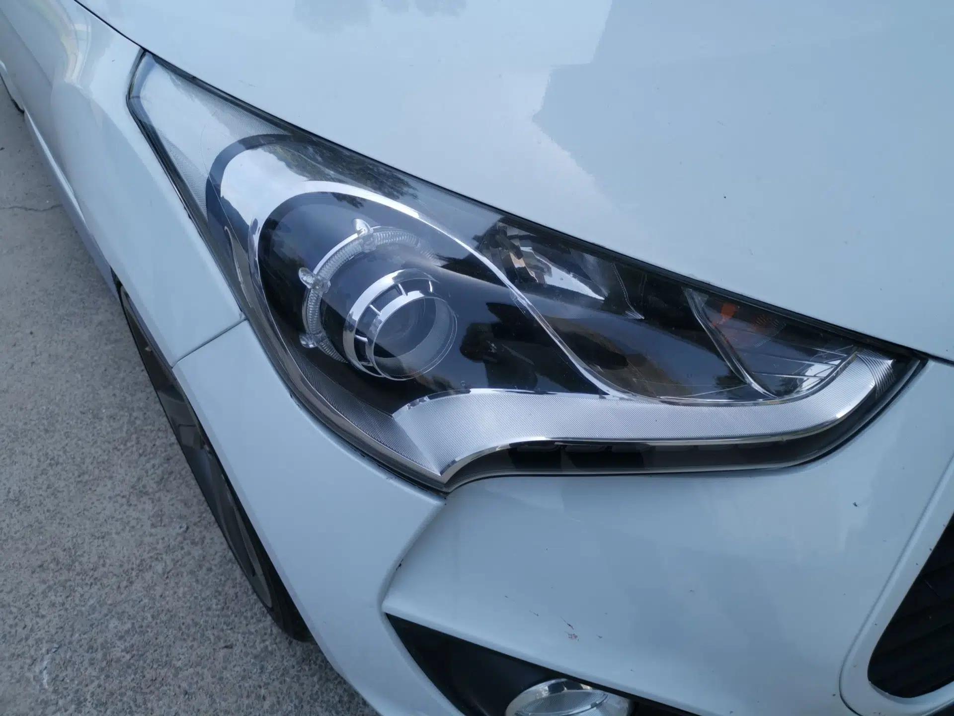 Hyundai Veloster 2012 1.6T Automatic Luxury Edition — миниатюра 7