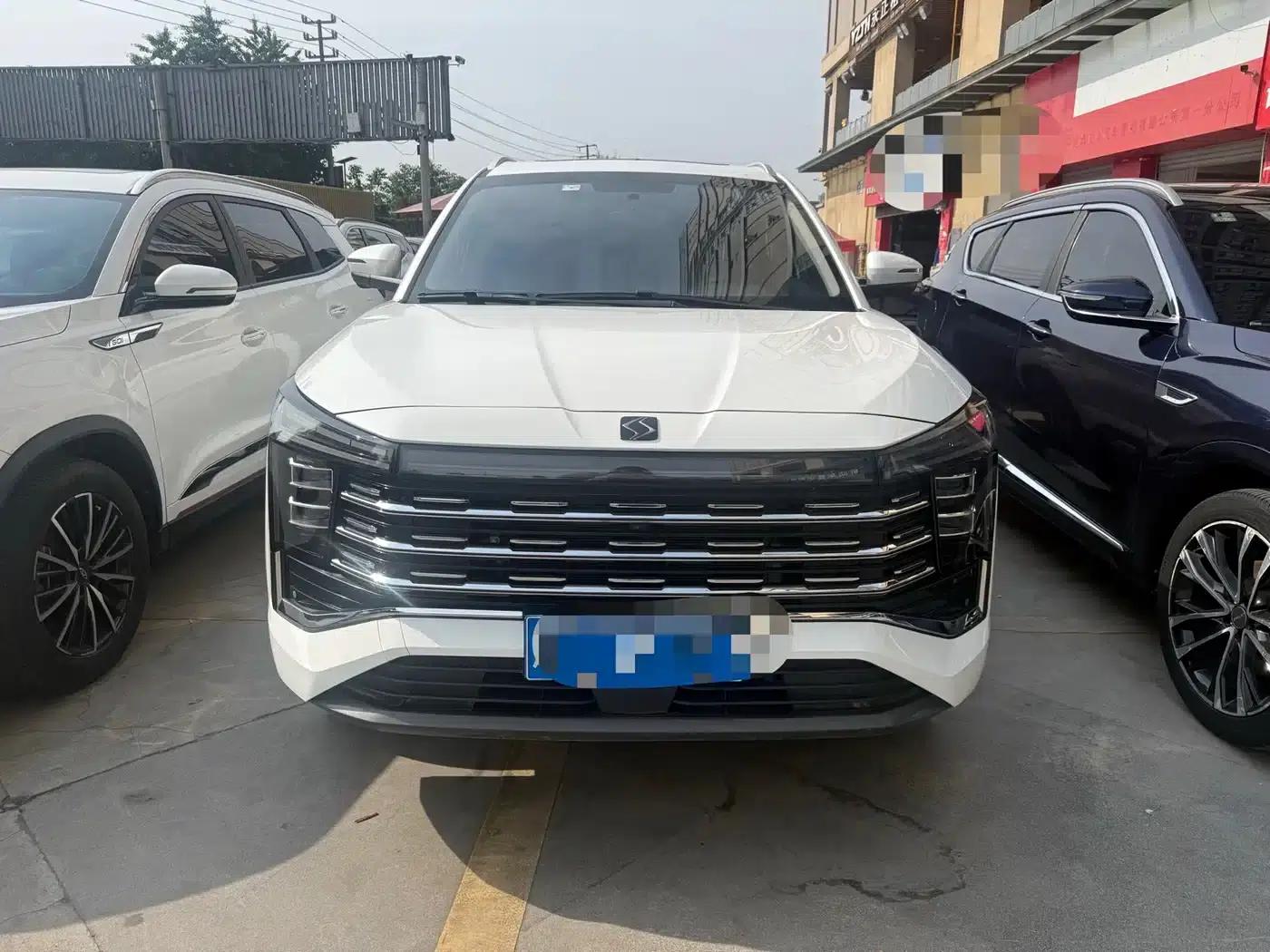 Sihao X8 PLUS 2023 1.5TGDI DCT Smart Home Edition 7-seater — миниатюра 2